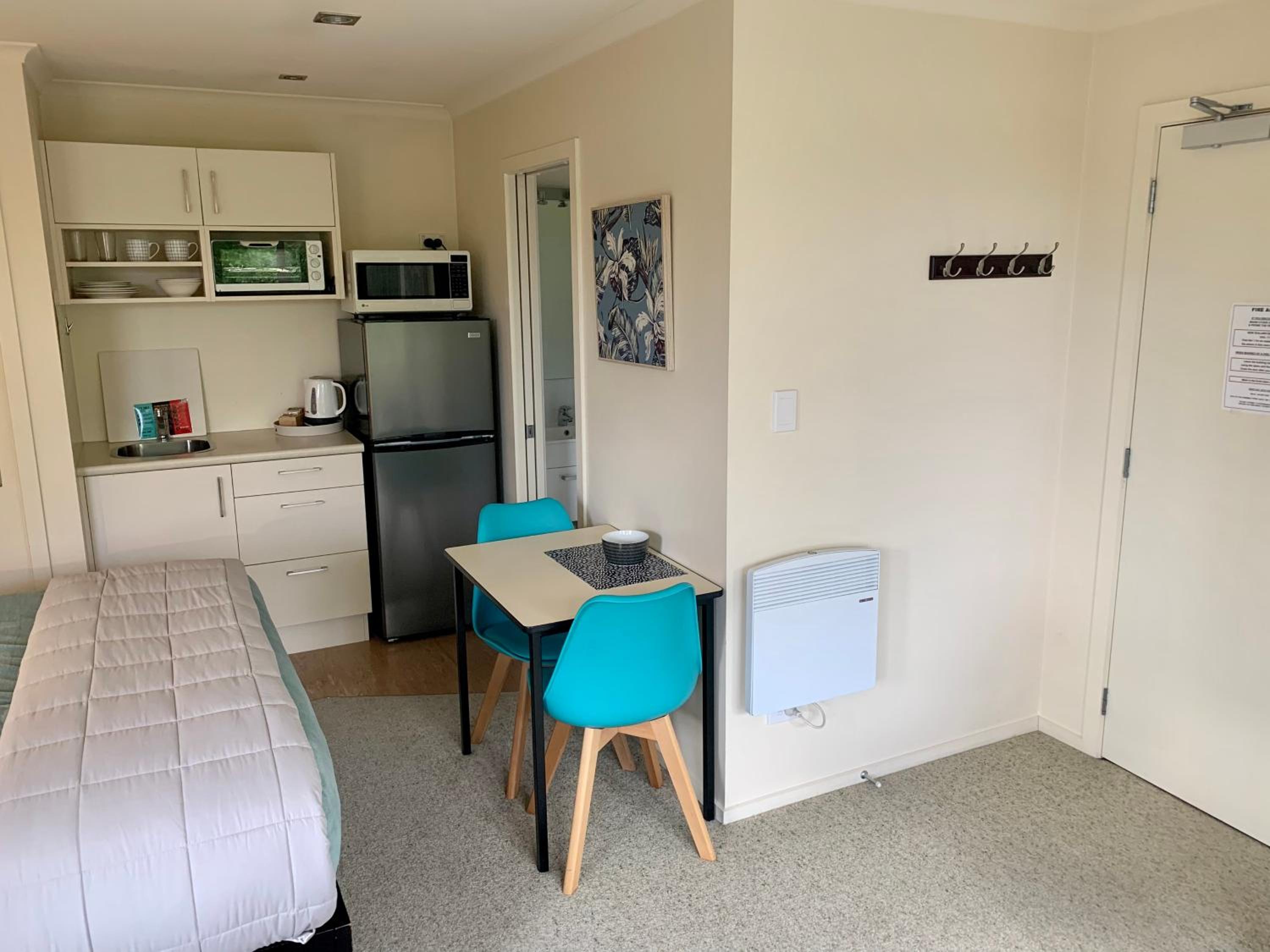 Deluxe Studio Apartment with Balcony photo 1