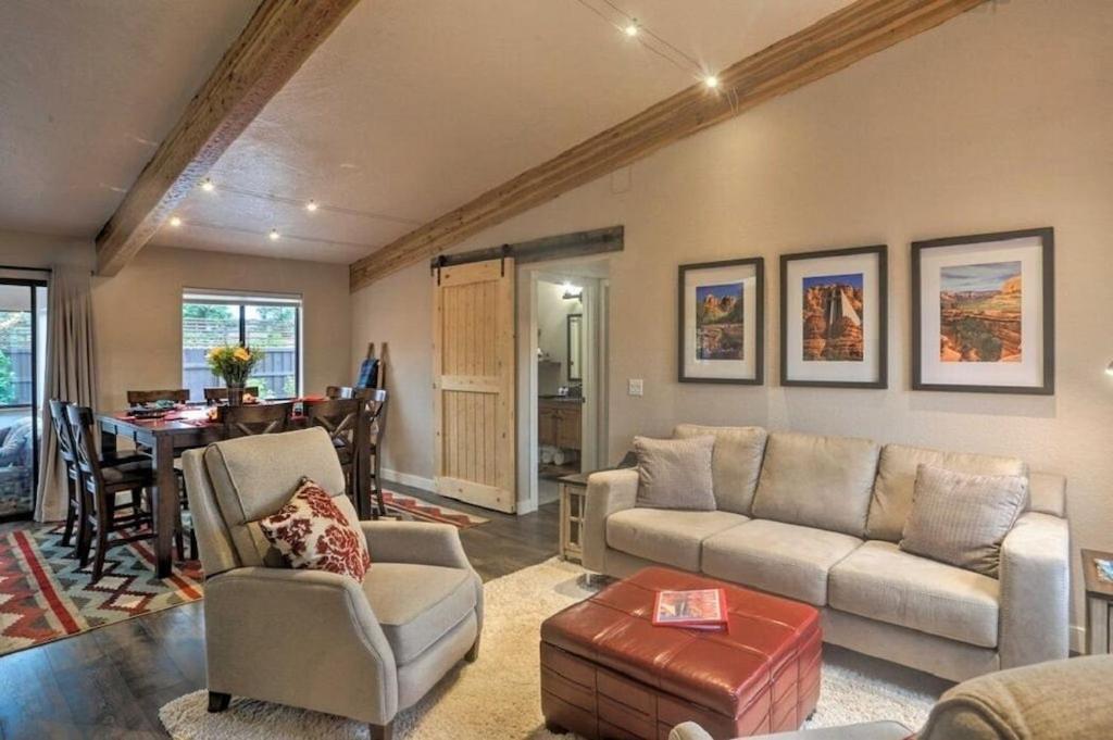 Three-Bedroom House - Photo 12