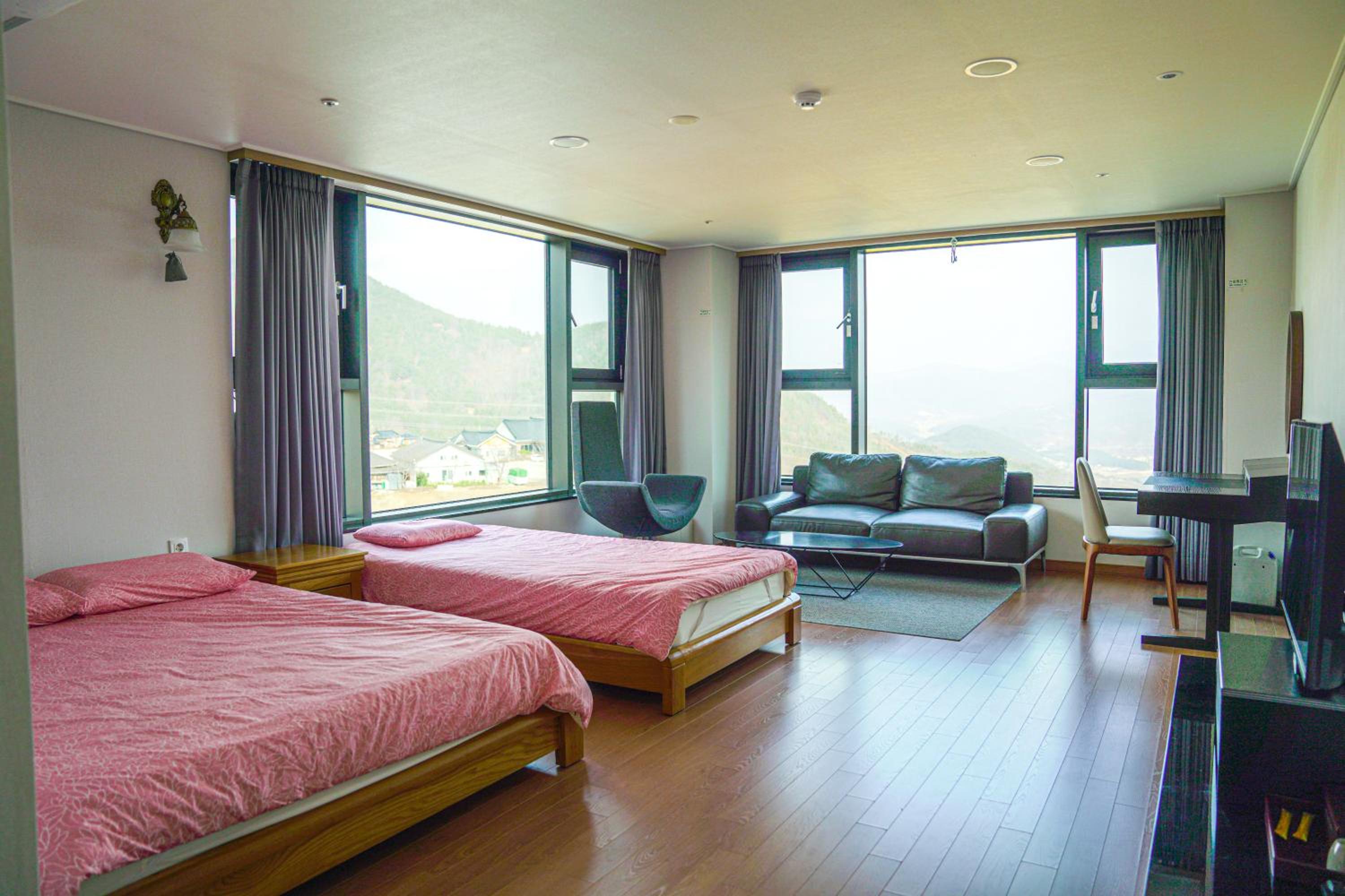 Deluxe Twin Room - Photo 1