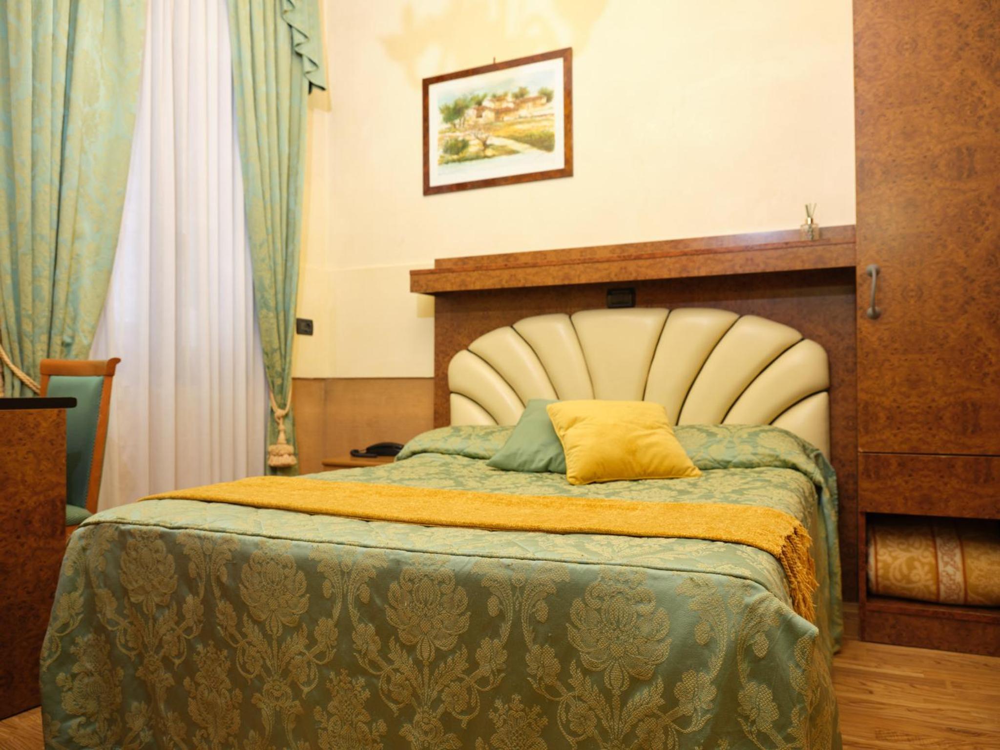 Double Room with French Bed