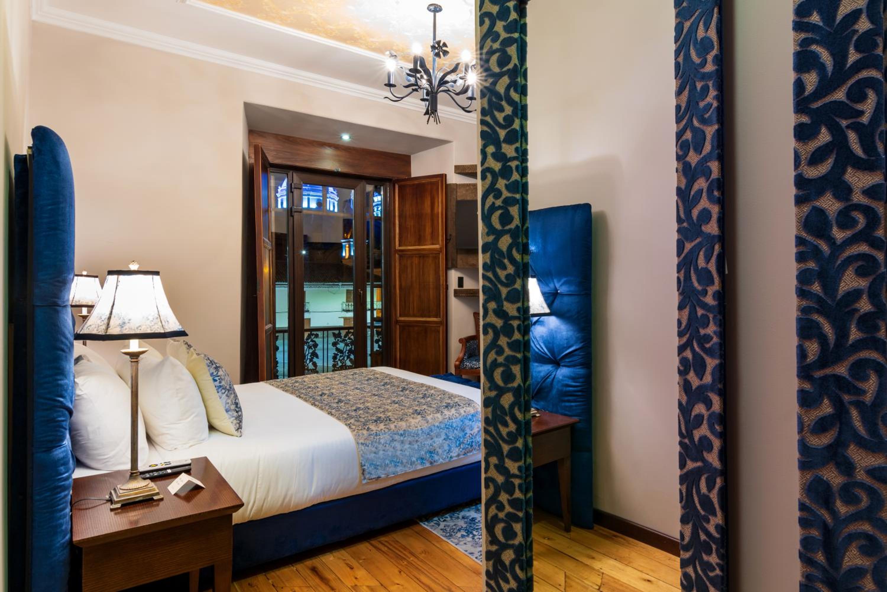 Deluxe Queen Room