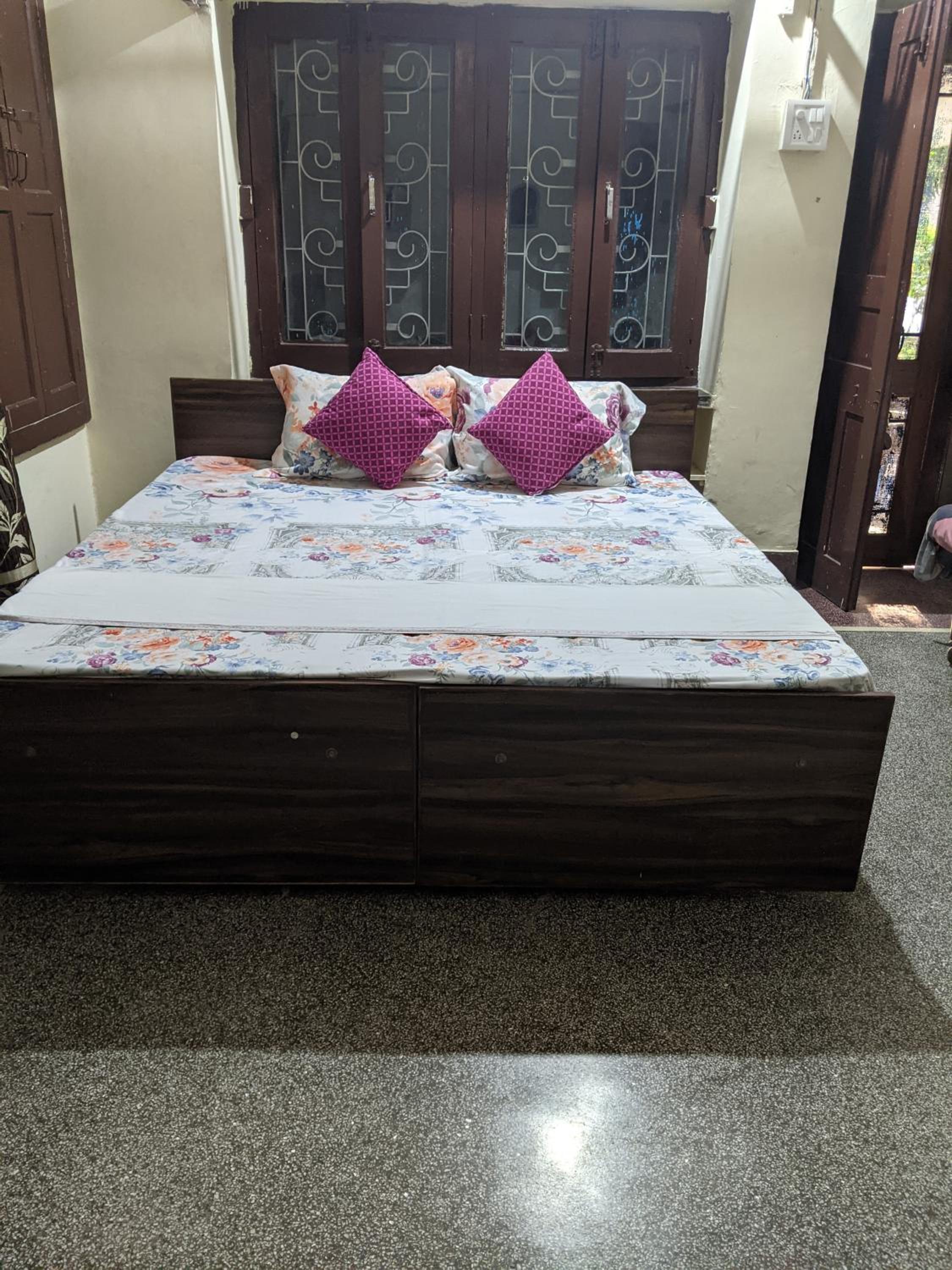 Quadruple Room with Private Bathroom