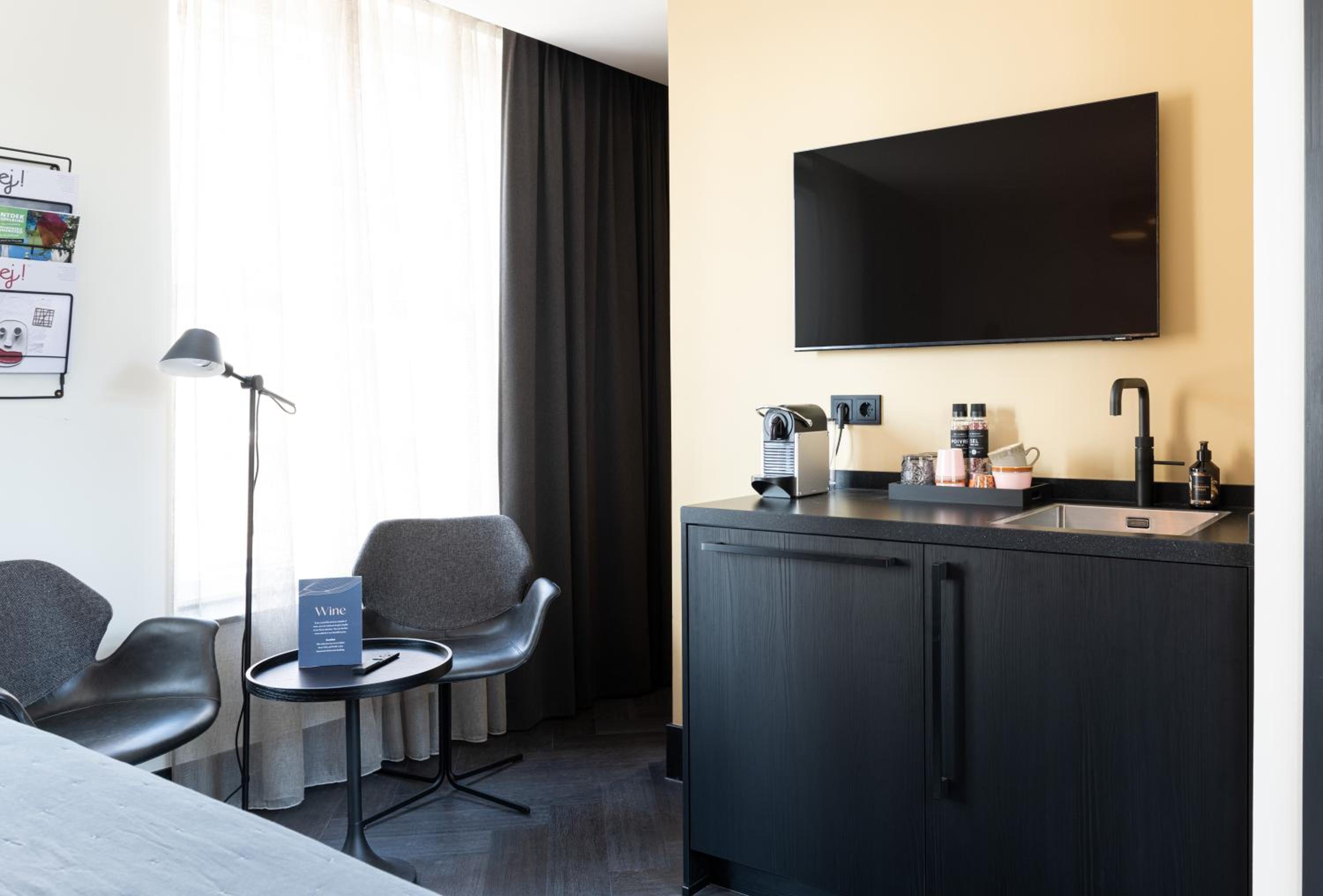 Suite with Balcony - Photo 1
