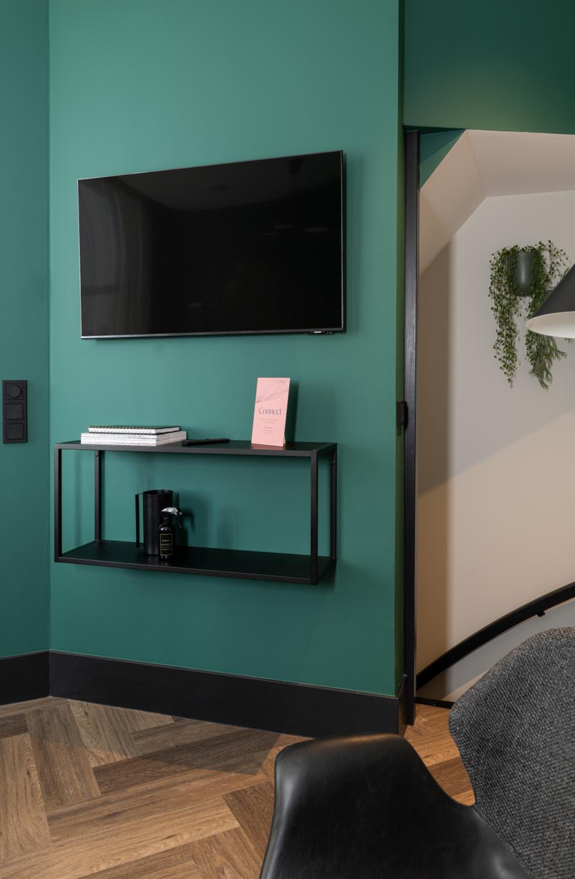 Family Room photo 3
