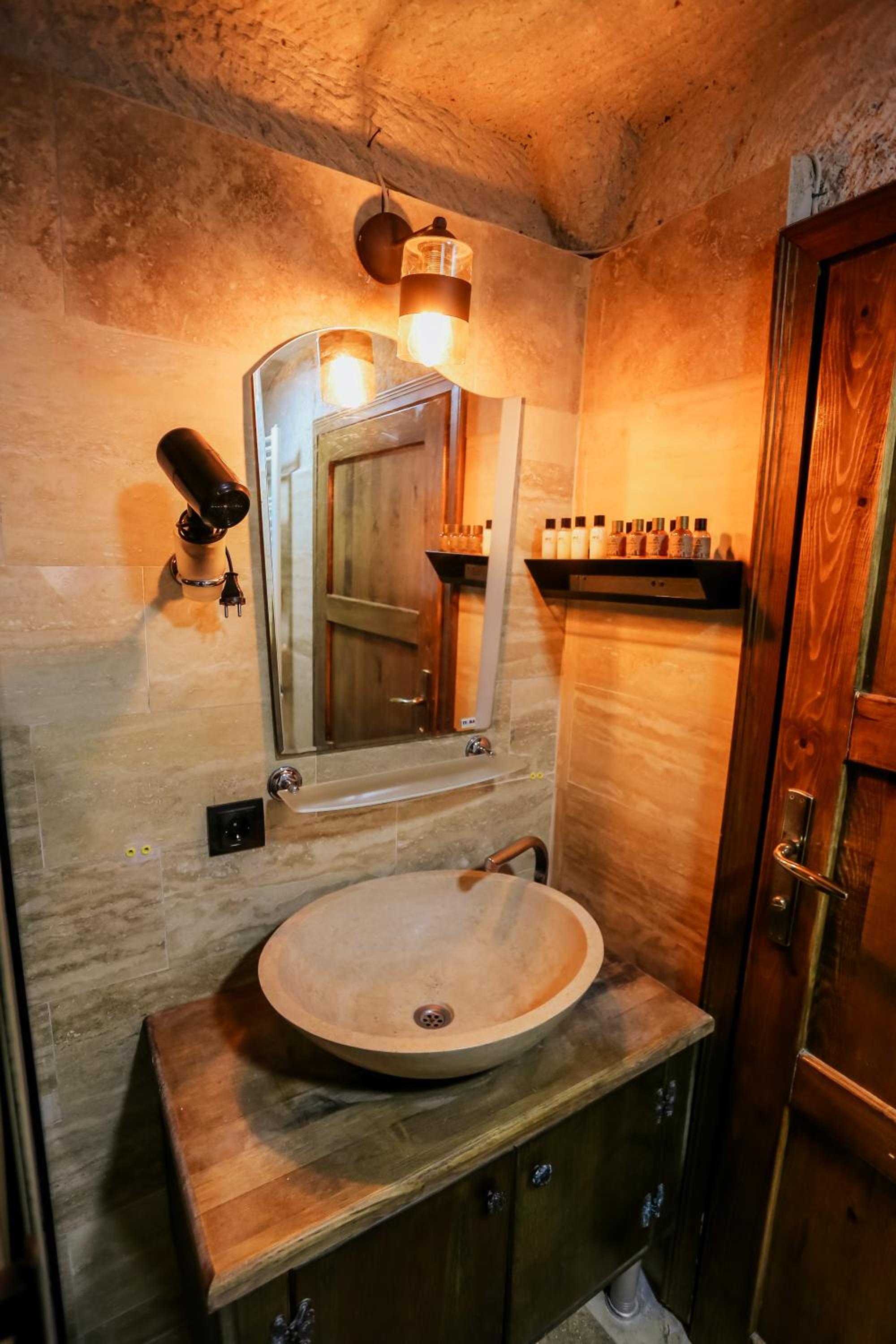 Superior Quadruple Room - Photo 11