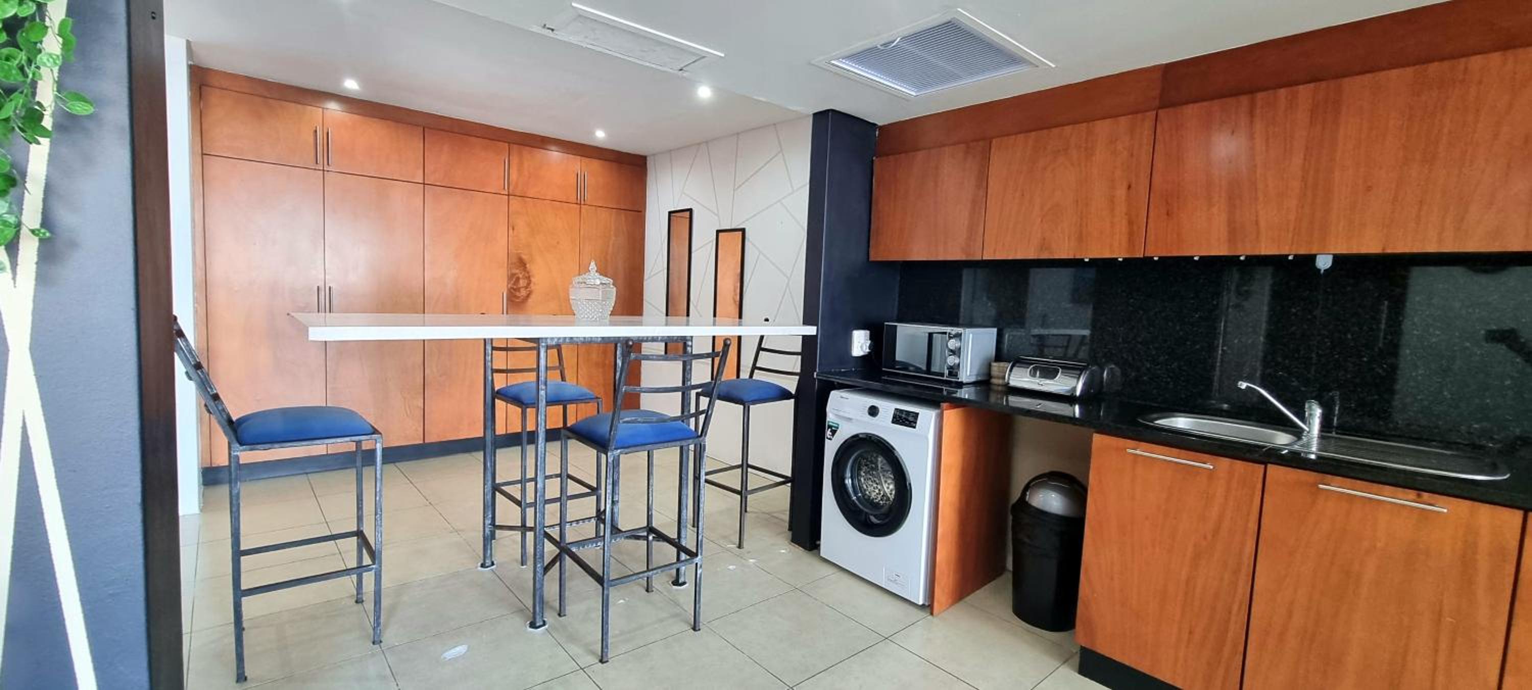 One-Bedroom Apartment - Photo 12