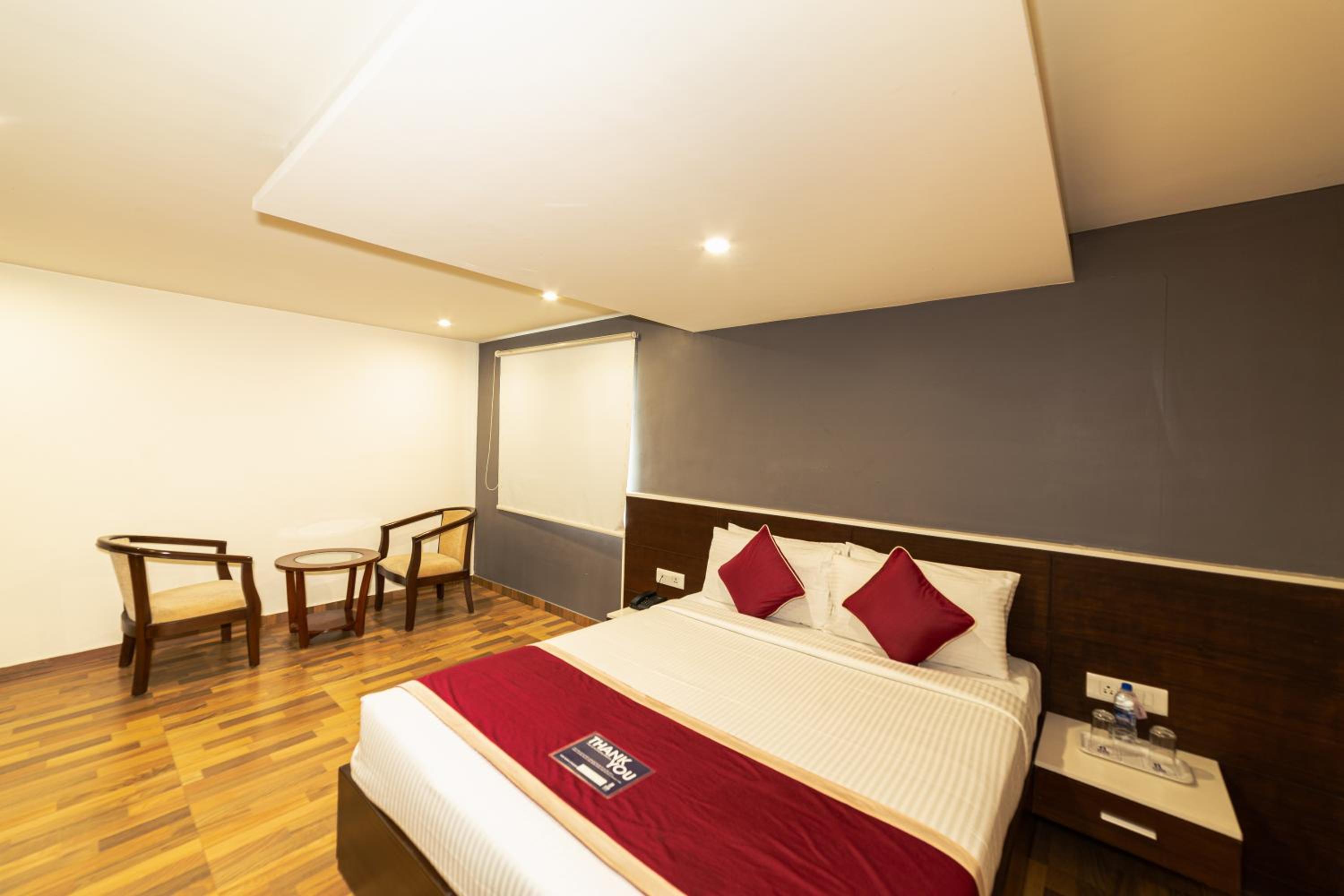 Executive Room - Photo 21