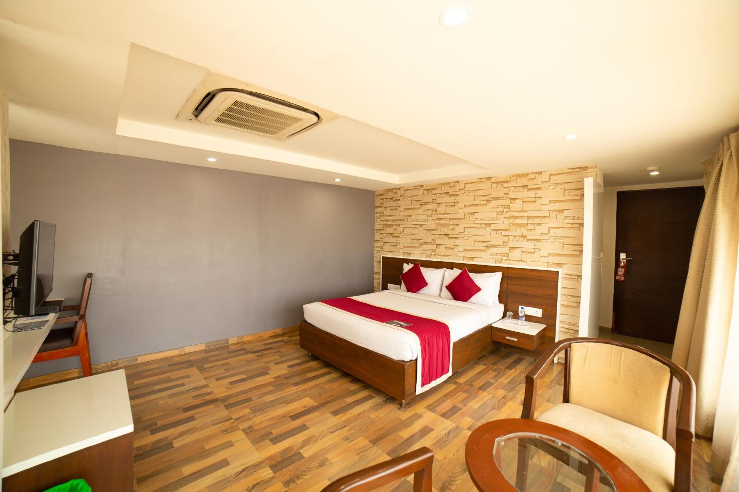 Executive Room - Photo 2