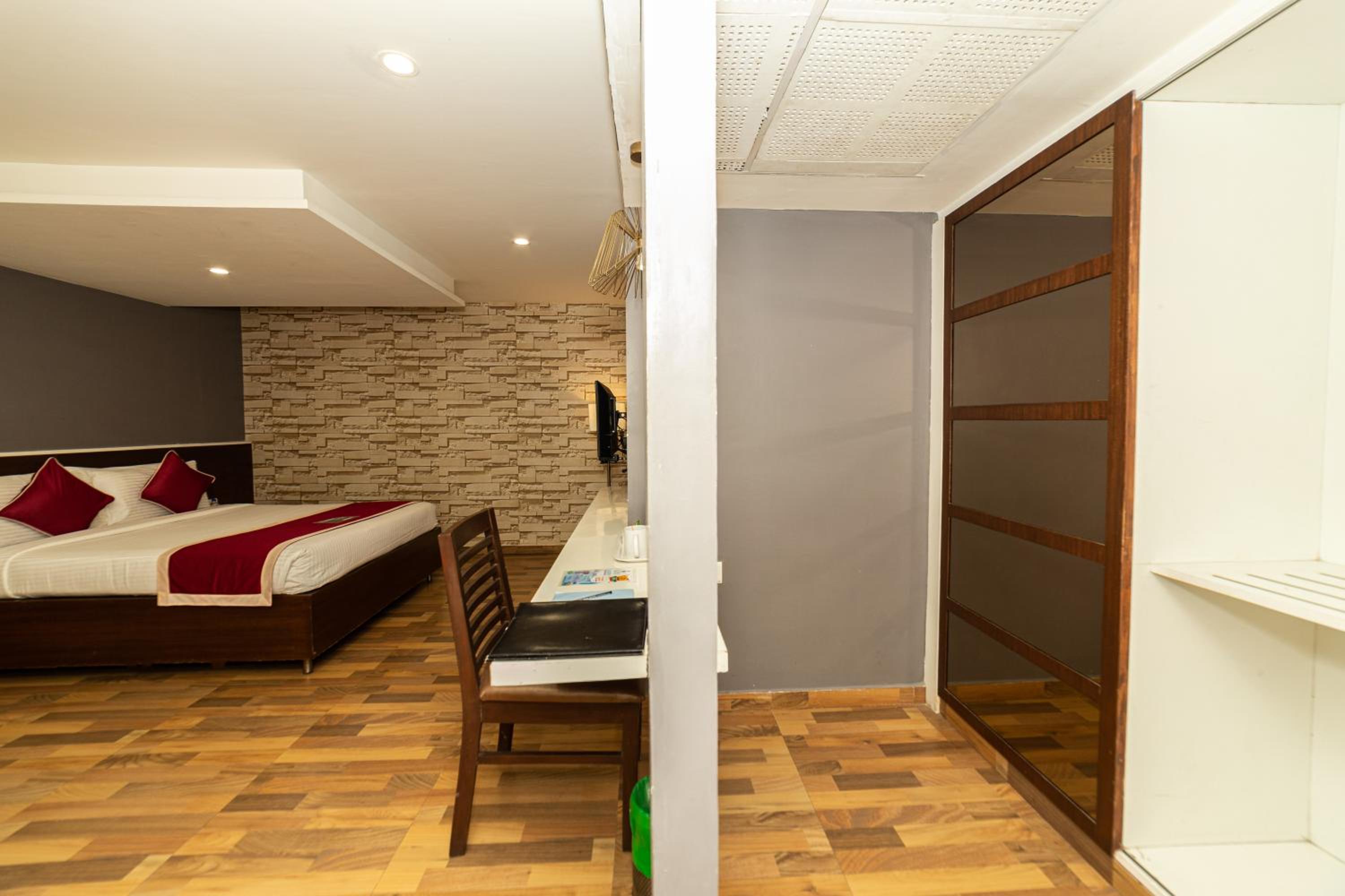 Executive Room - Photo 4