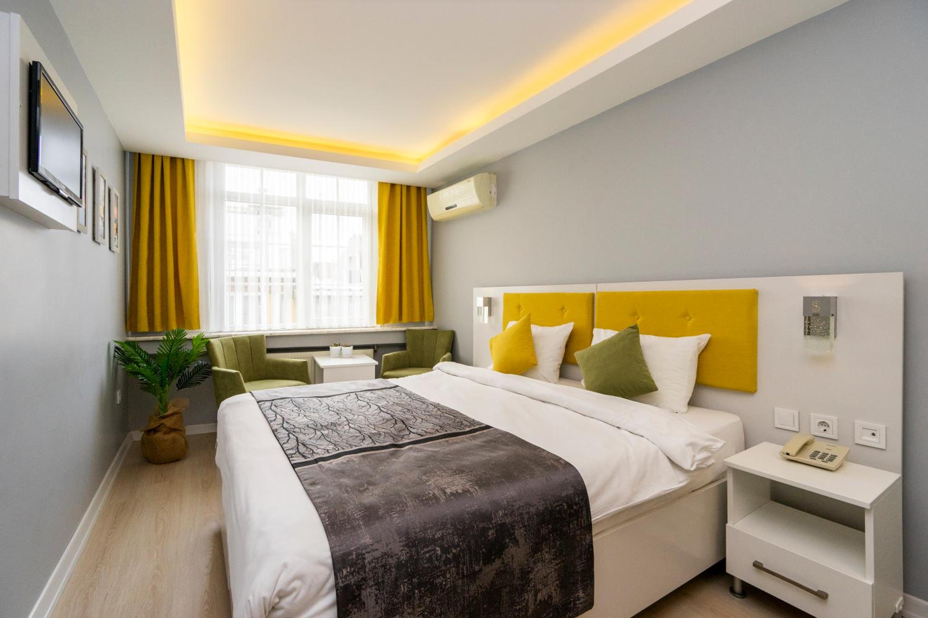Budget Double Room photo 1