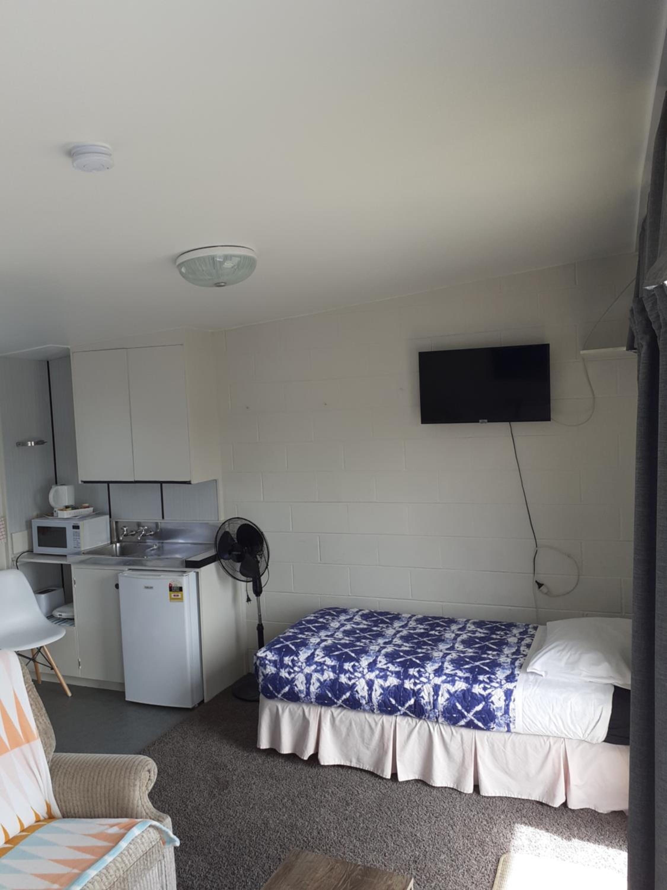 Budget Double Room photo 2