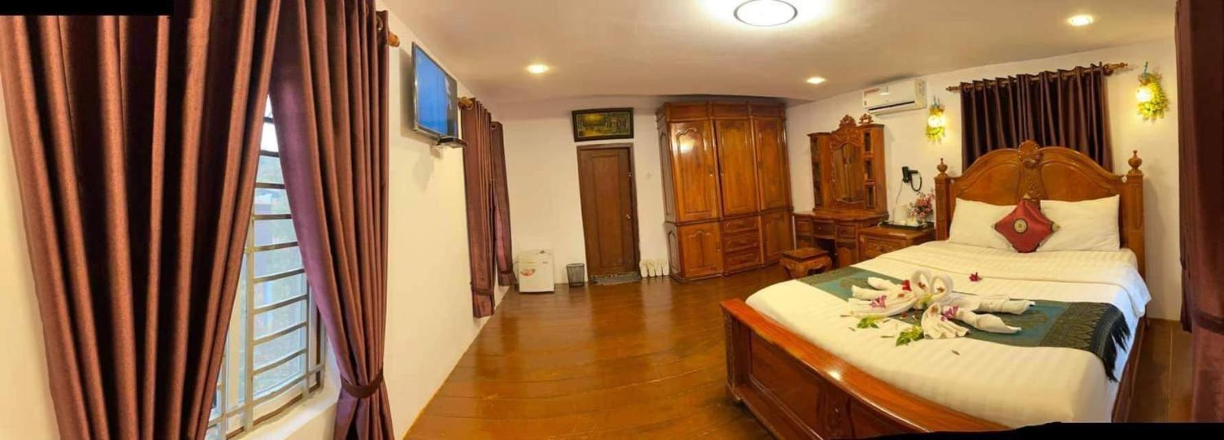 Bungalow with Garden View - Photo 1