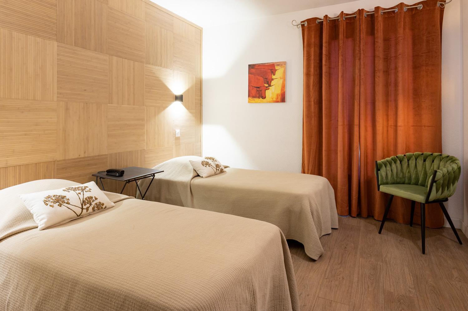 Twin Room - Photo 1