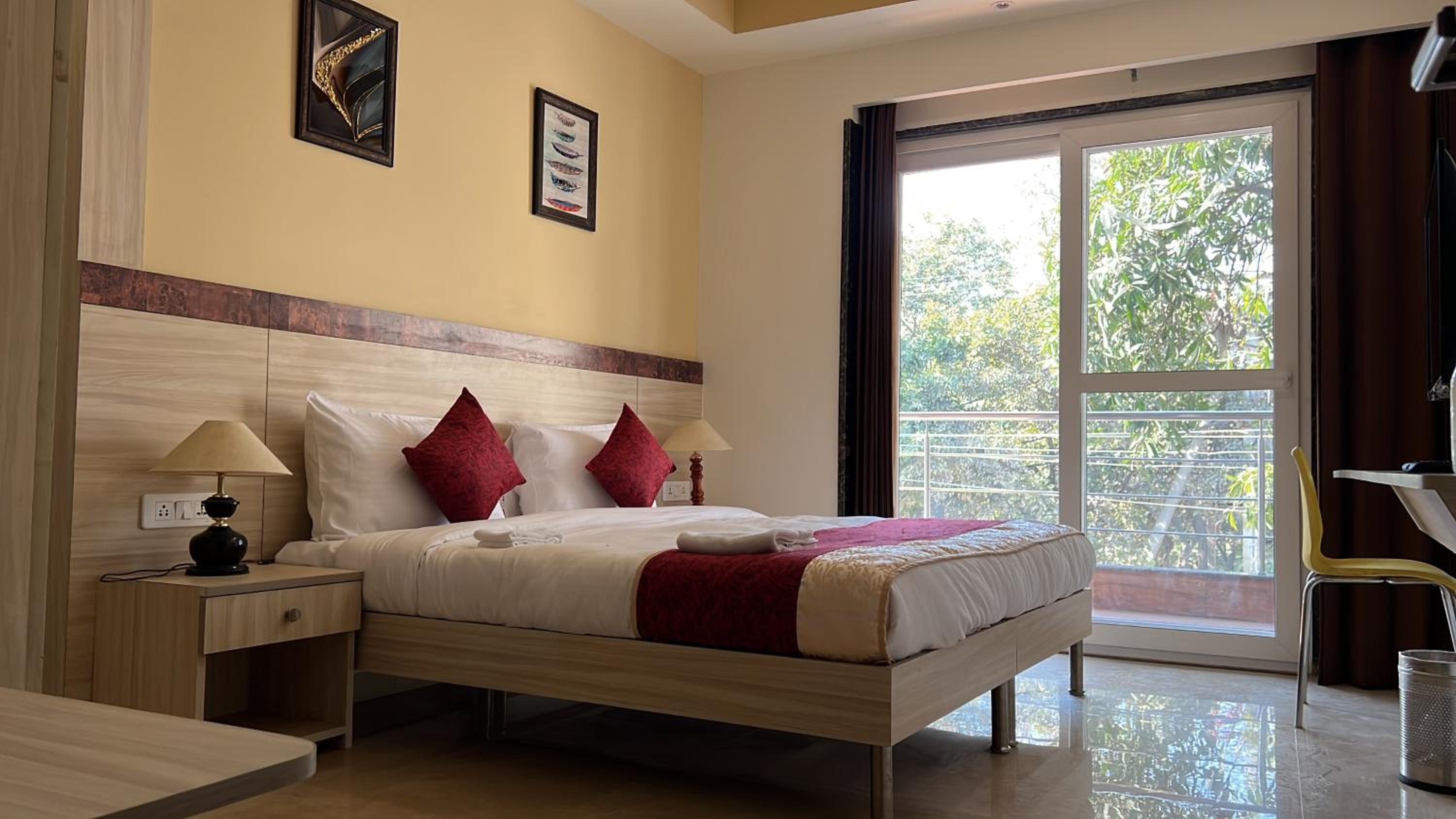 Deluxe Double or Twin Room with Garden View photo 2