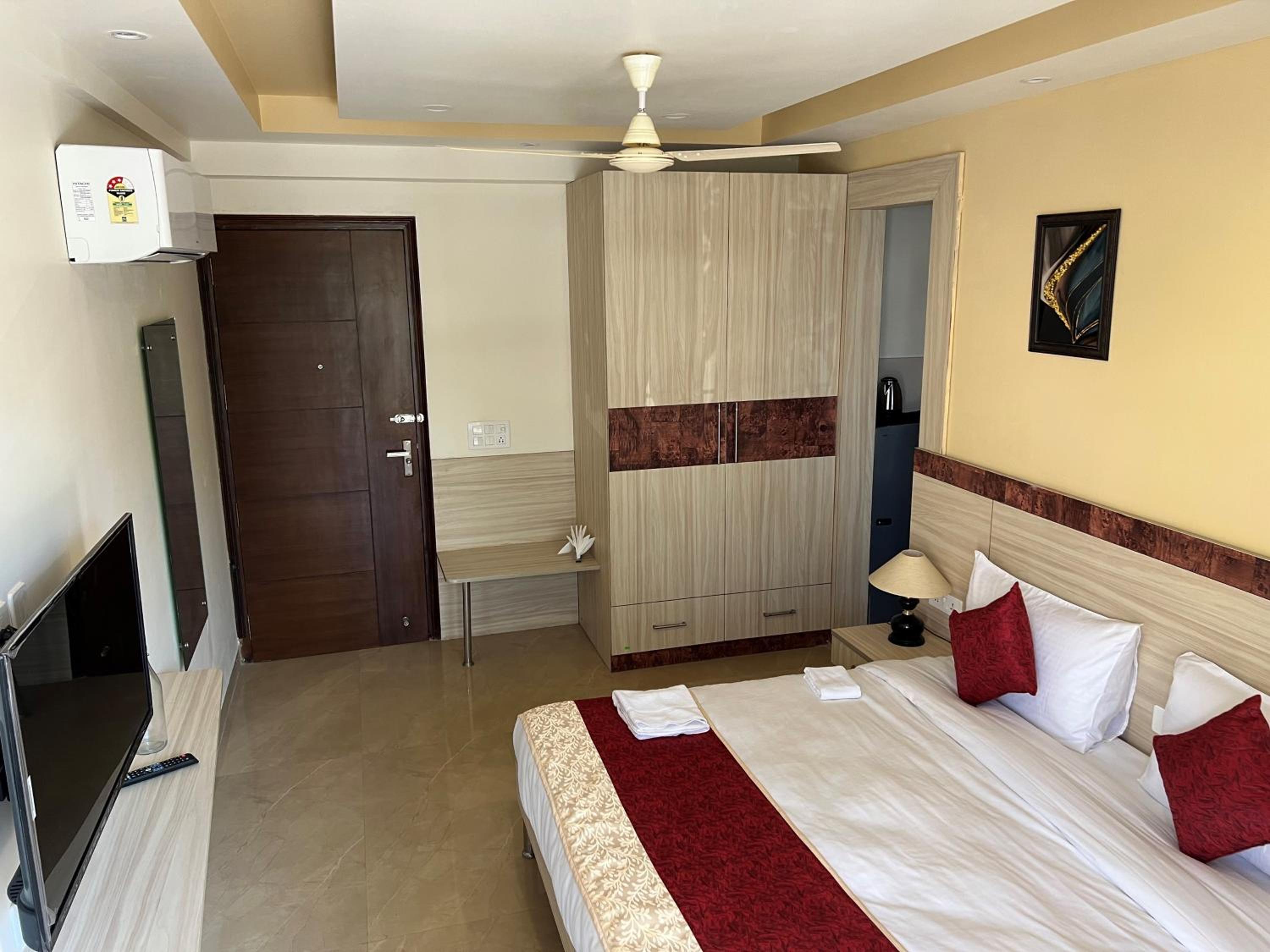 Deluxe Double Room with Balcony