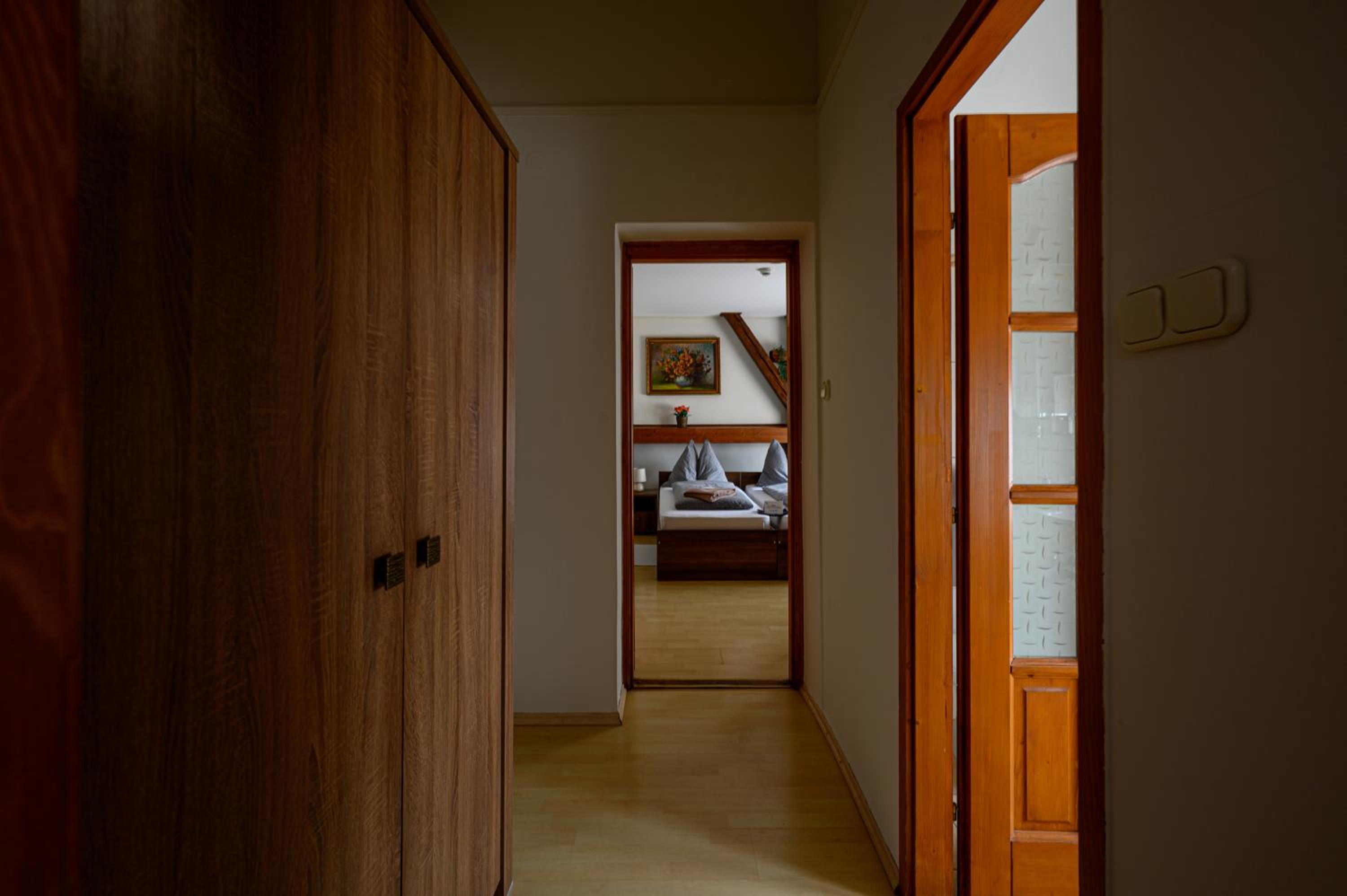 Twin Room - Photo 17