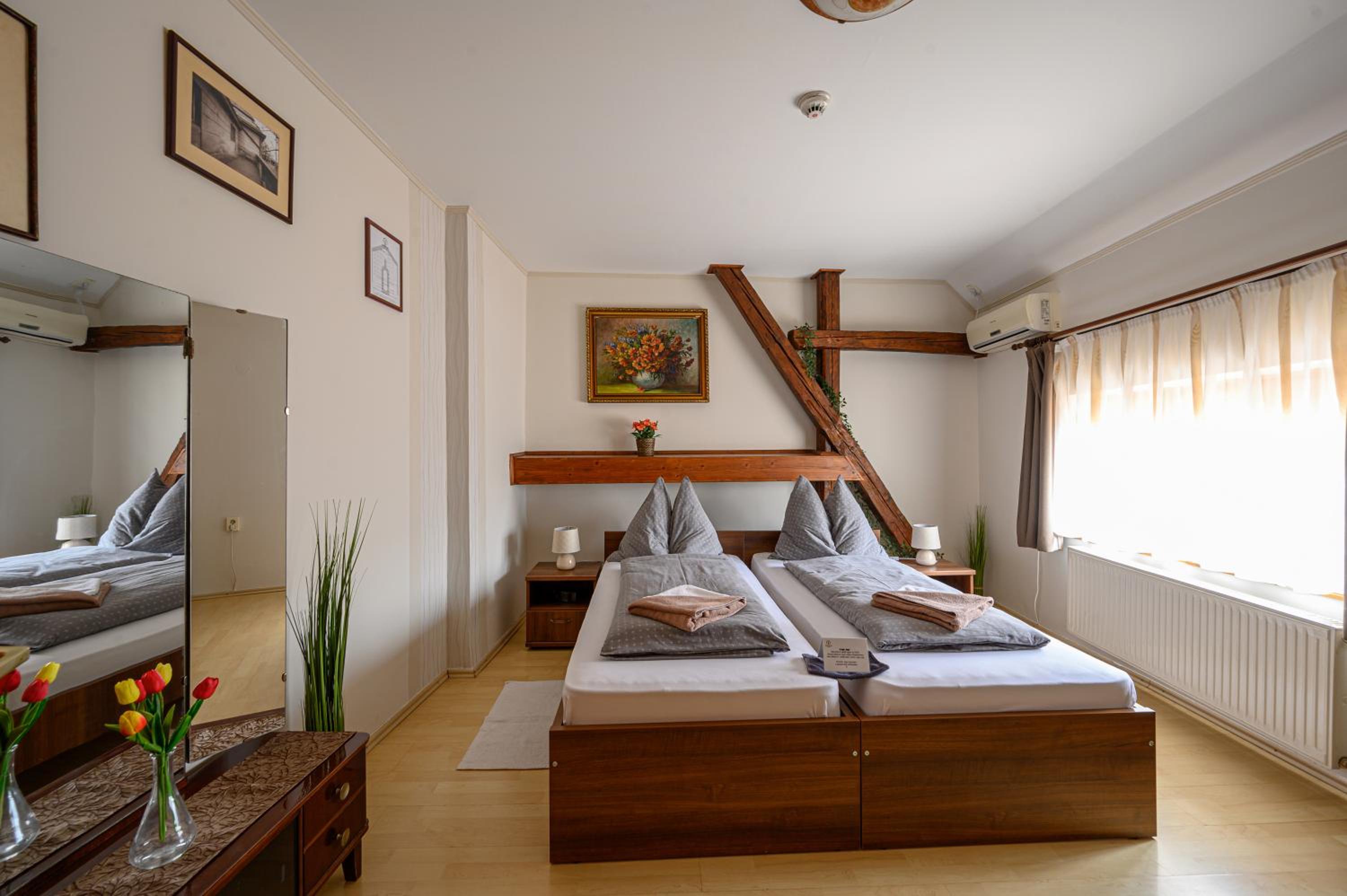 Twin Room - Photo 14