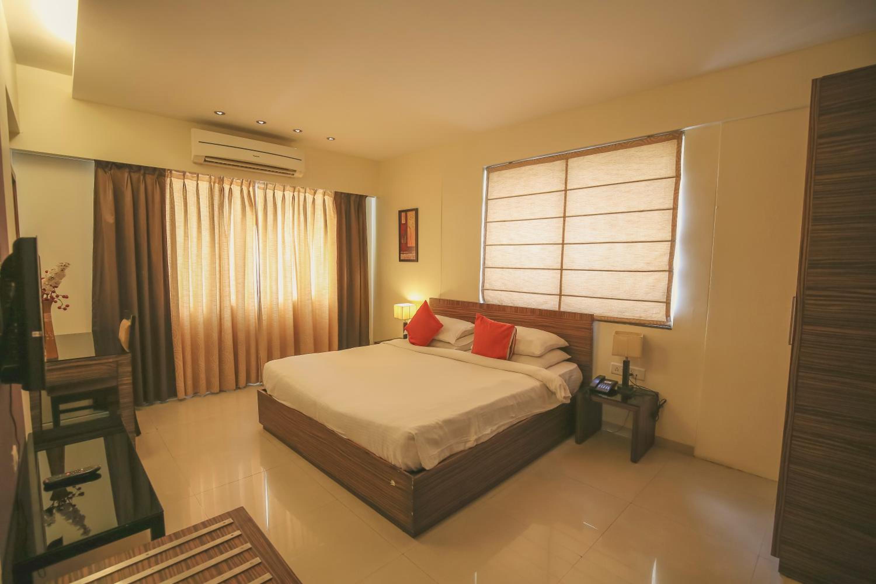 Deluxe Suite - Photo 1