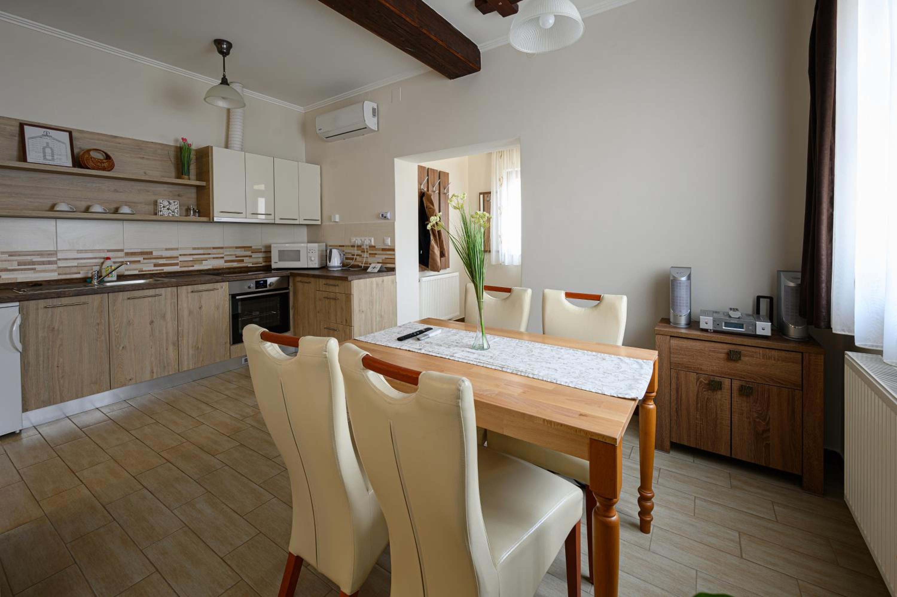 Deluxe Family Room - Photo 14