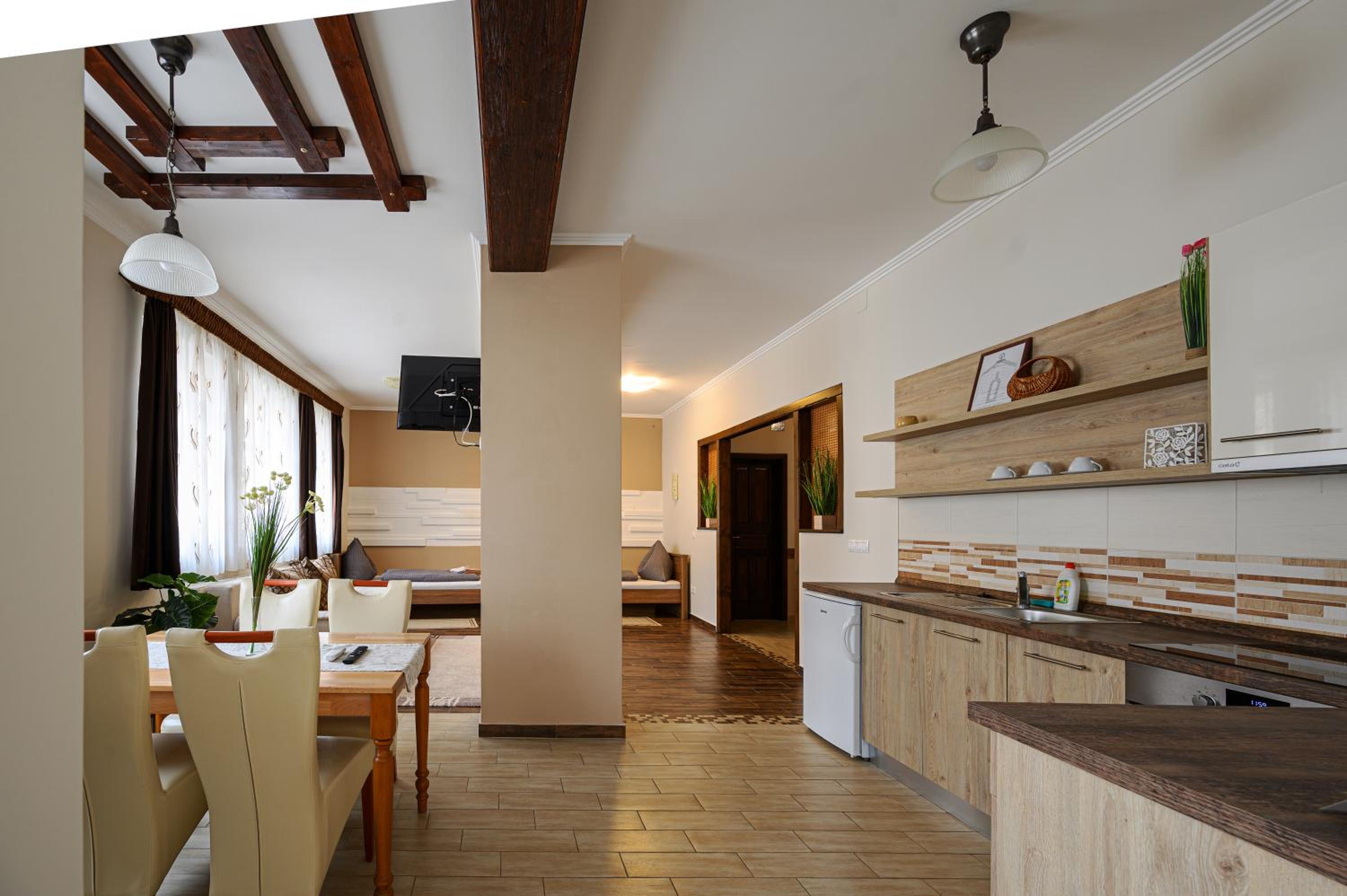 Deluxe Family Room - Photo 16