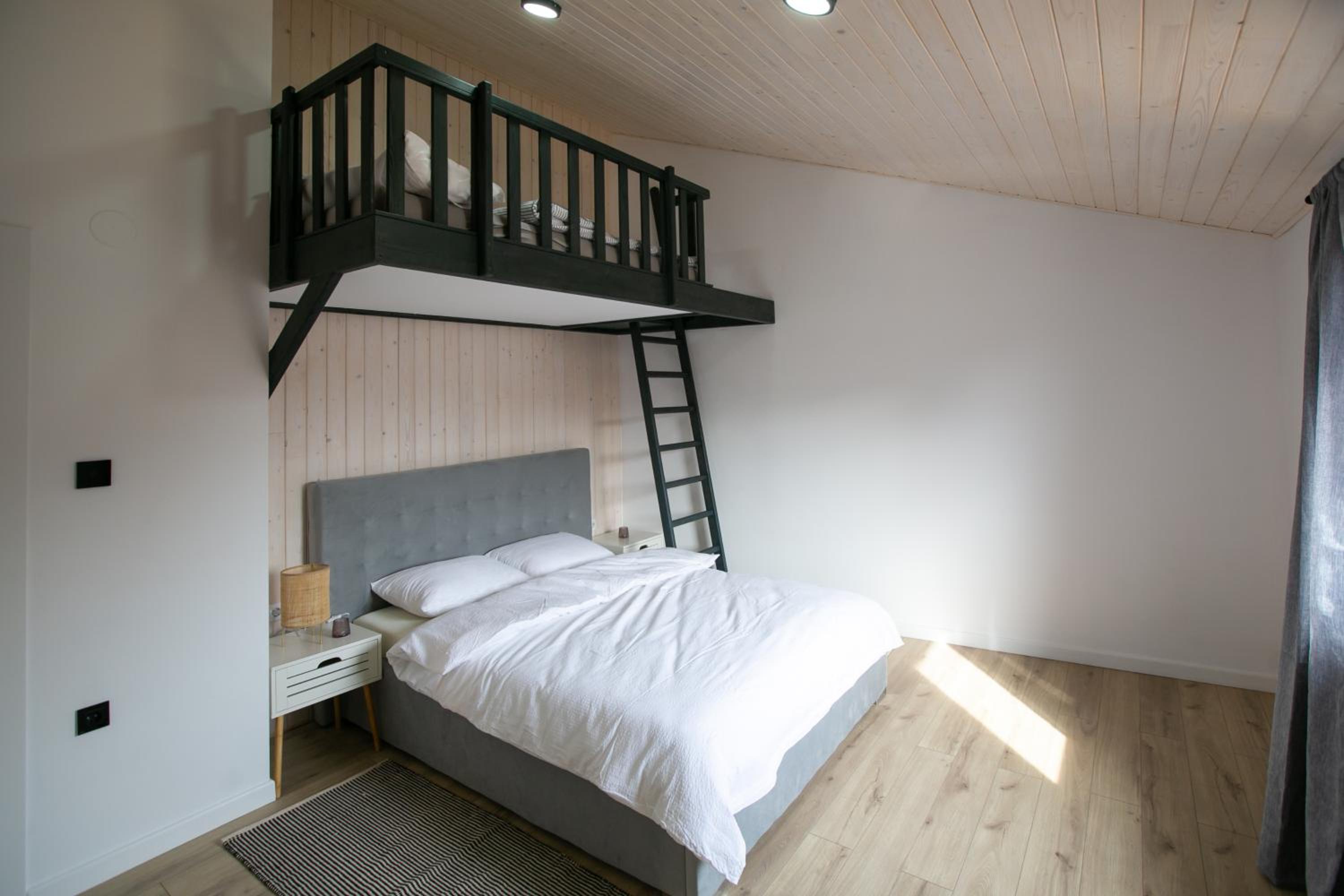 Family Room - Photo 12