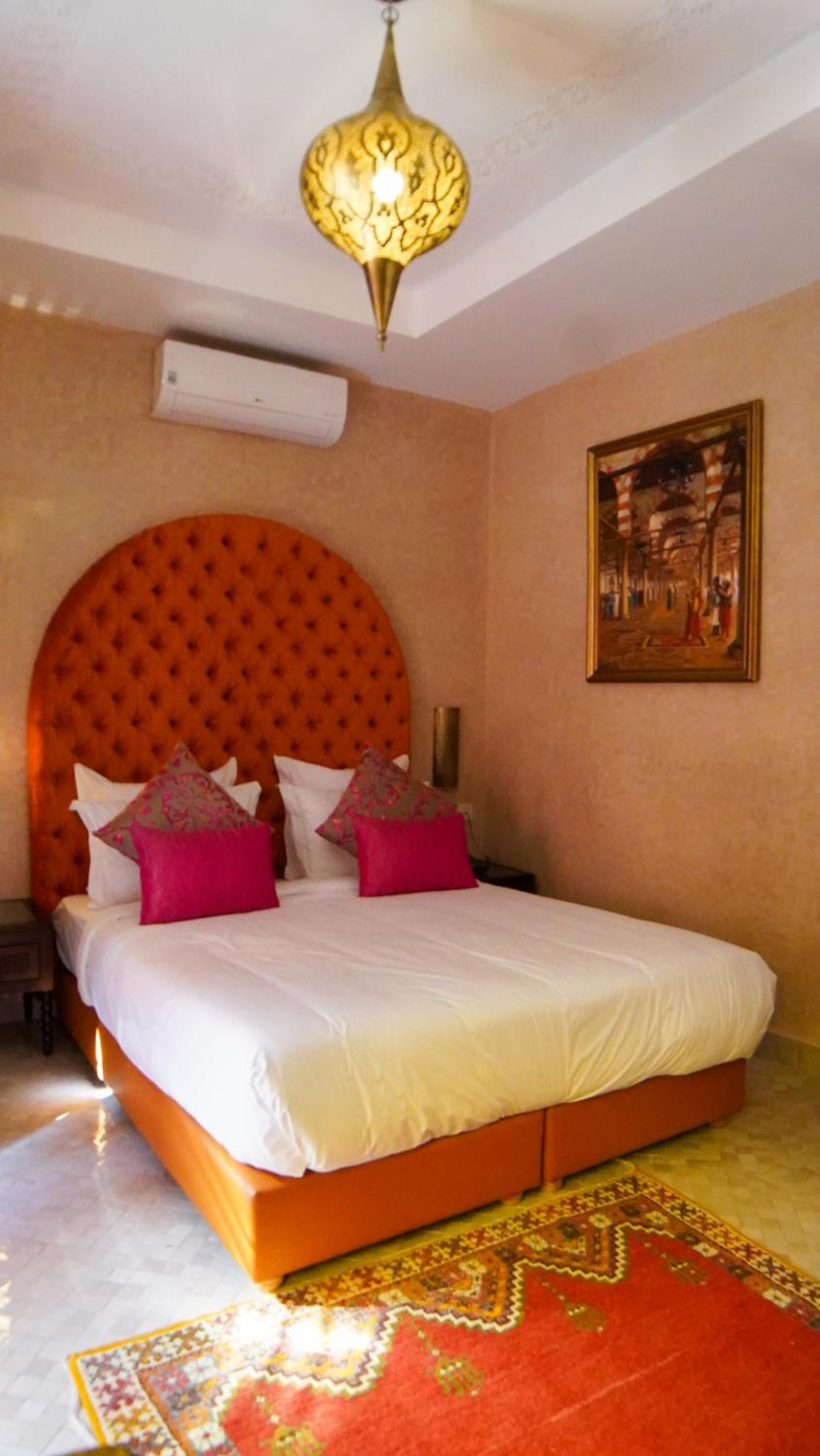 Deluxe King Suite - Photo 5
