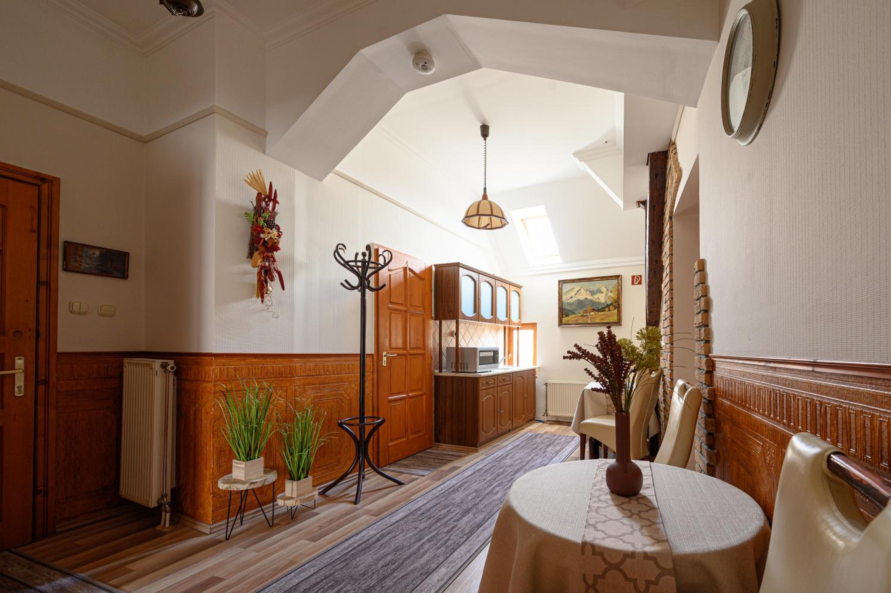 Twin Room - Photo 7