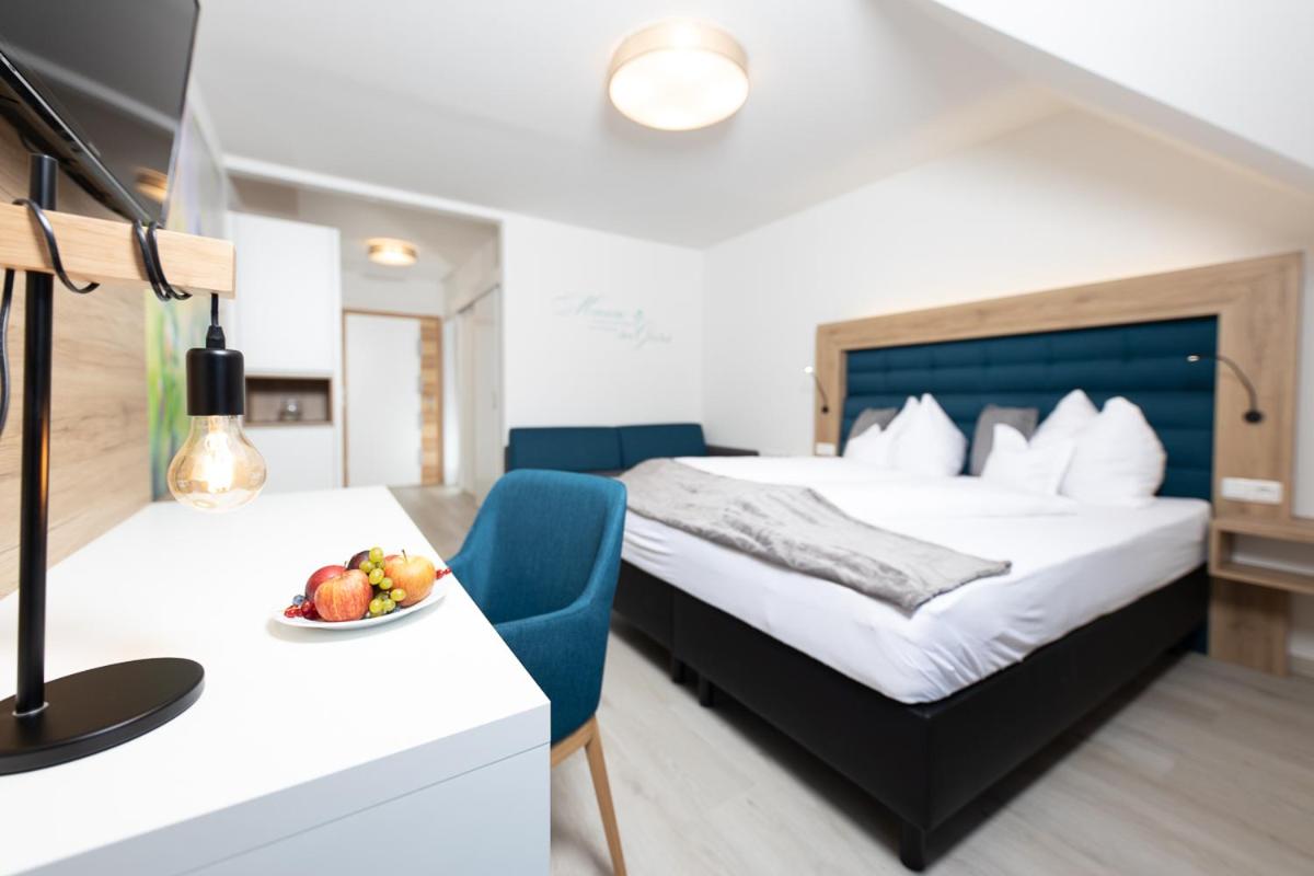 Deluxe Double Room with Balcony - Photo 1