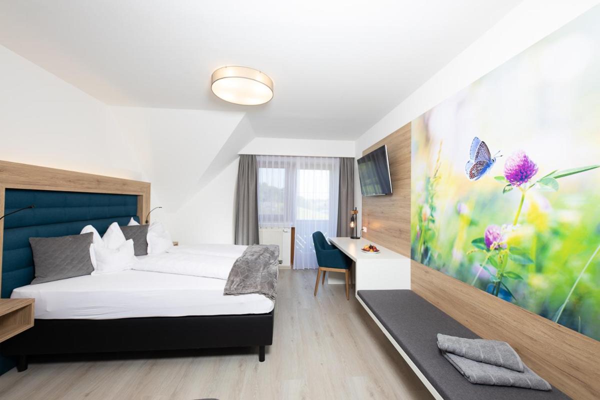 Deluxe Double Room with Balcony - Photo 2