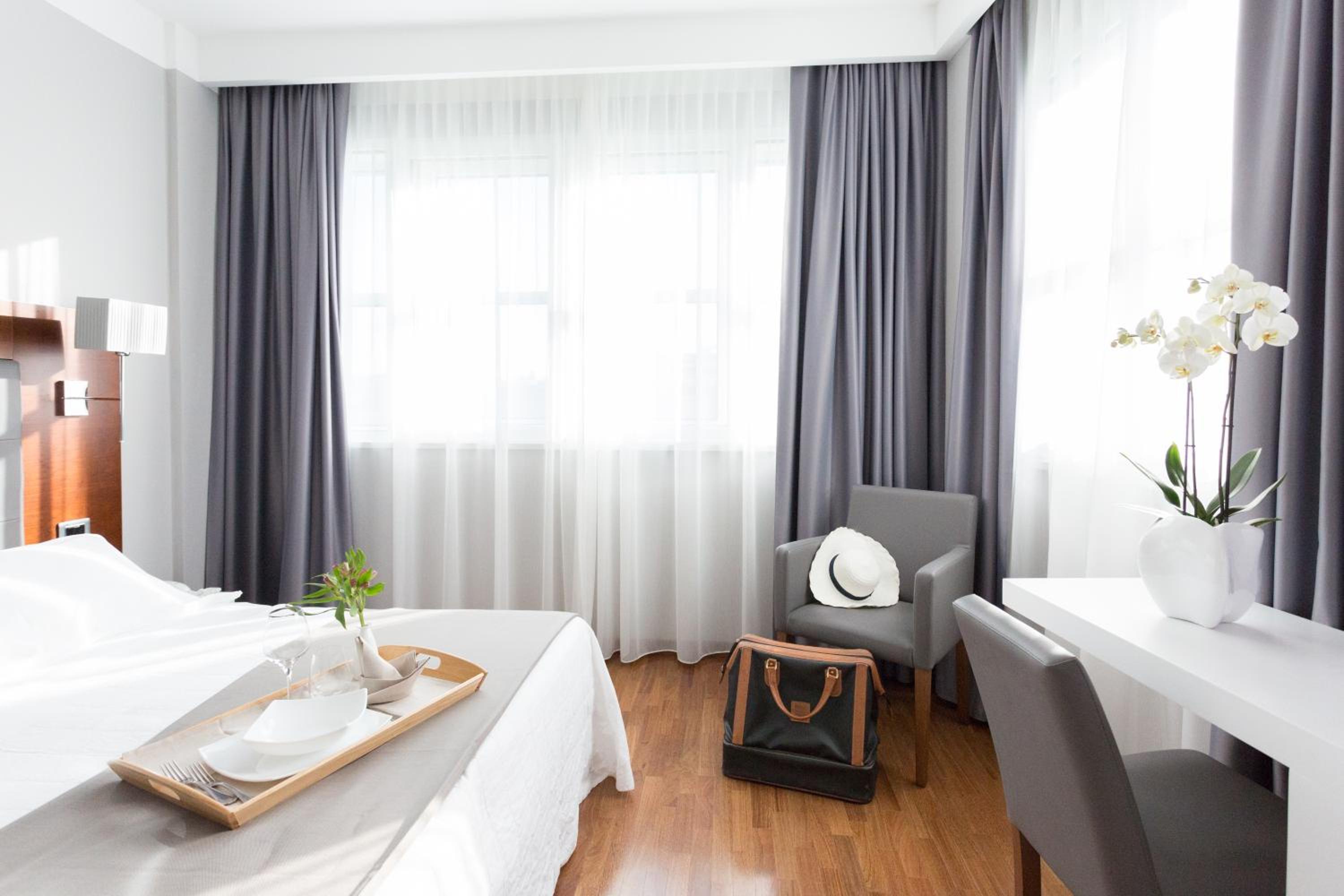 Classic Double or Twin Room - Photo 3
