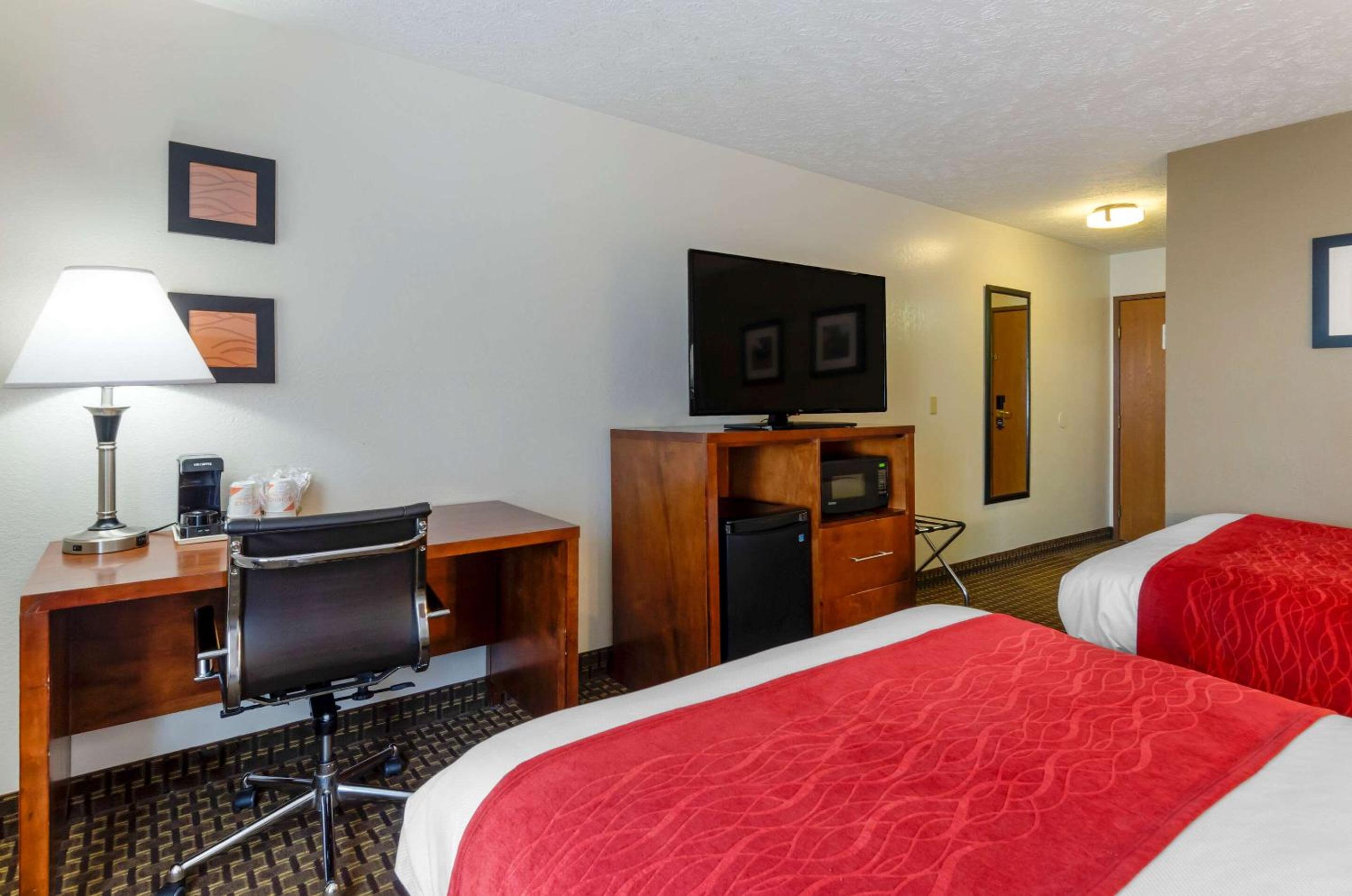 Double Room with Two Double Beds - Non-Smoking photo 1