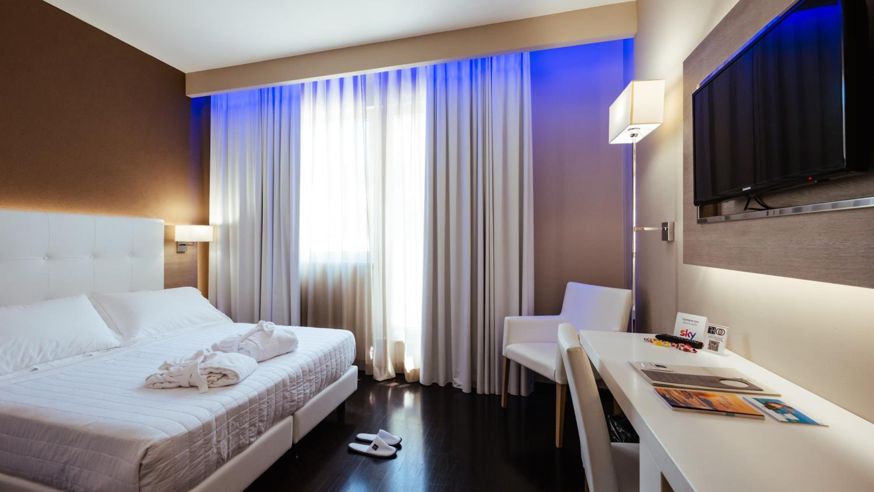 Superior Double or Twin Room - Photo 1