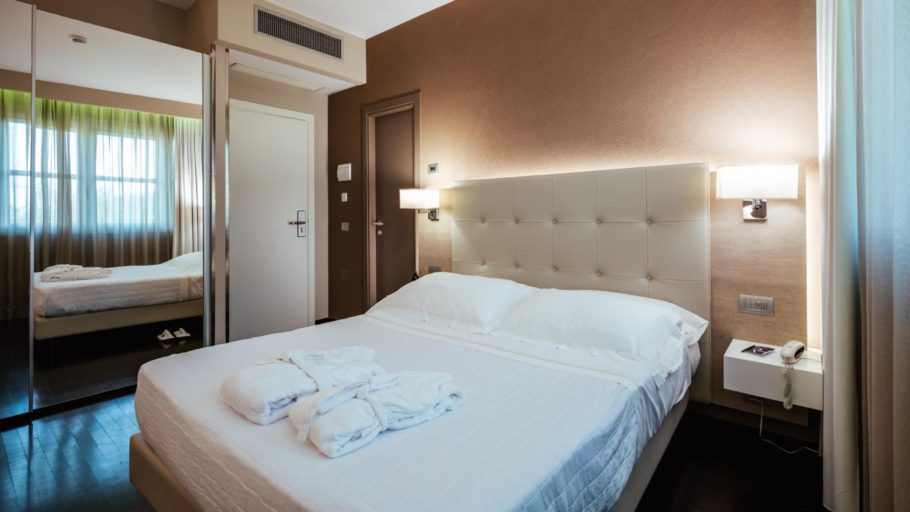Superior Double or Twin Room - Photo 2