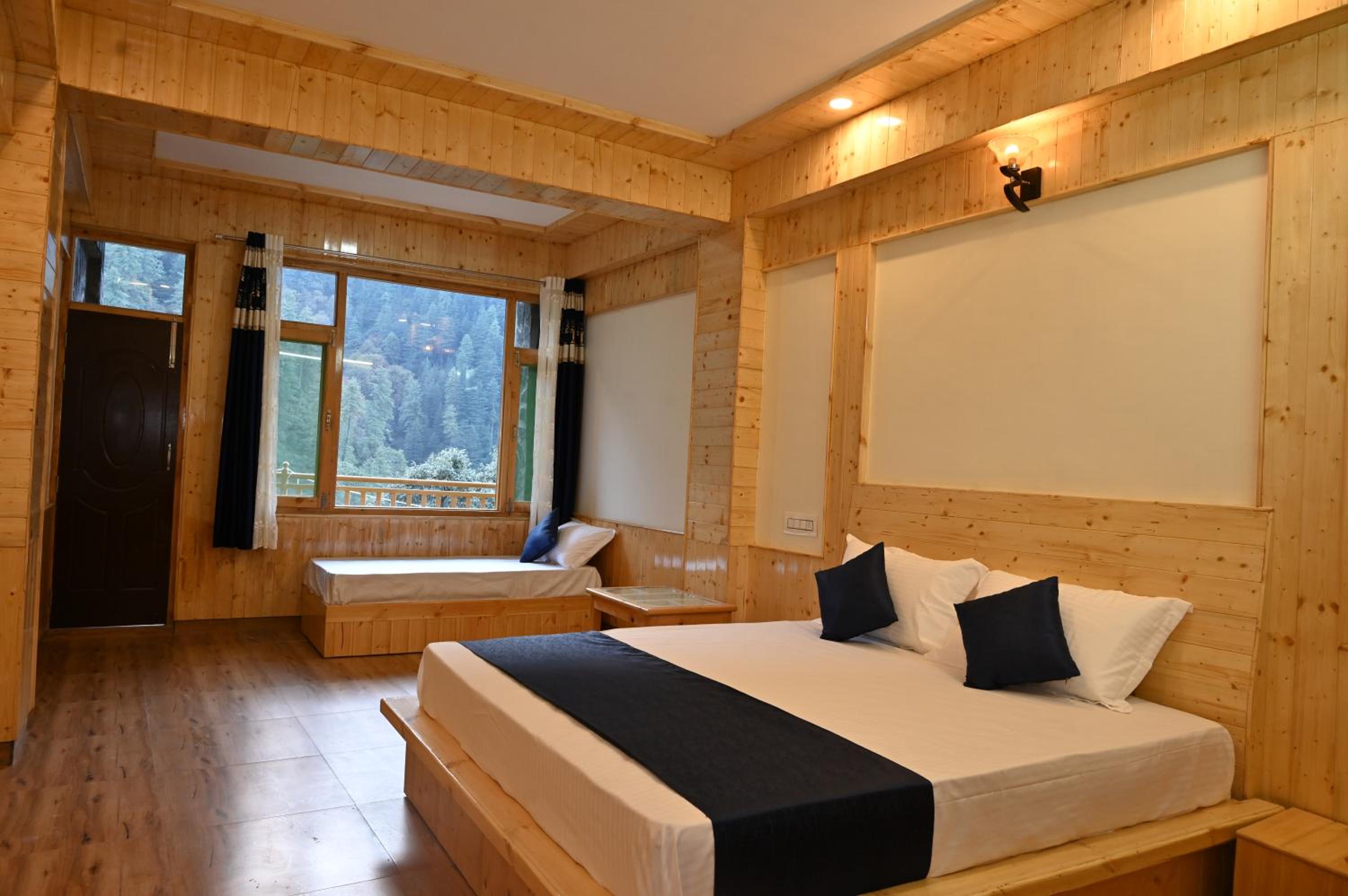 Triple Room With Balcony