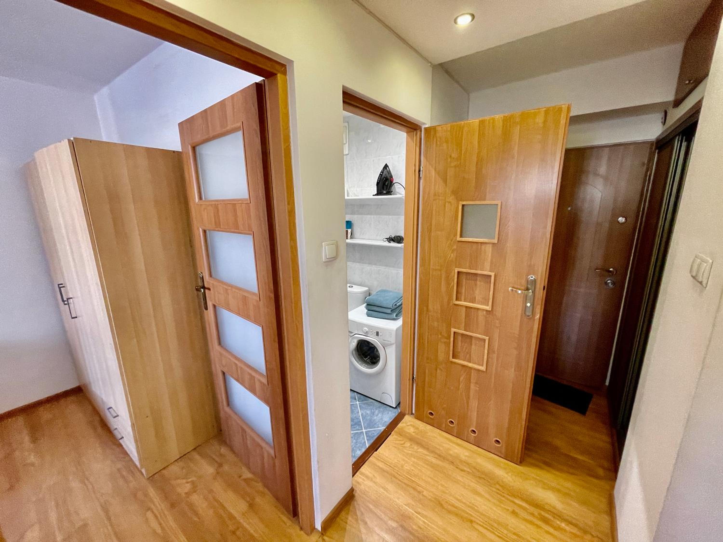 One-Bedroom Apartment - Photo 32