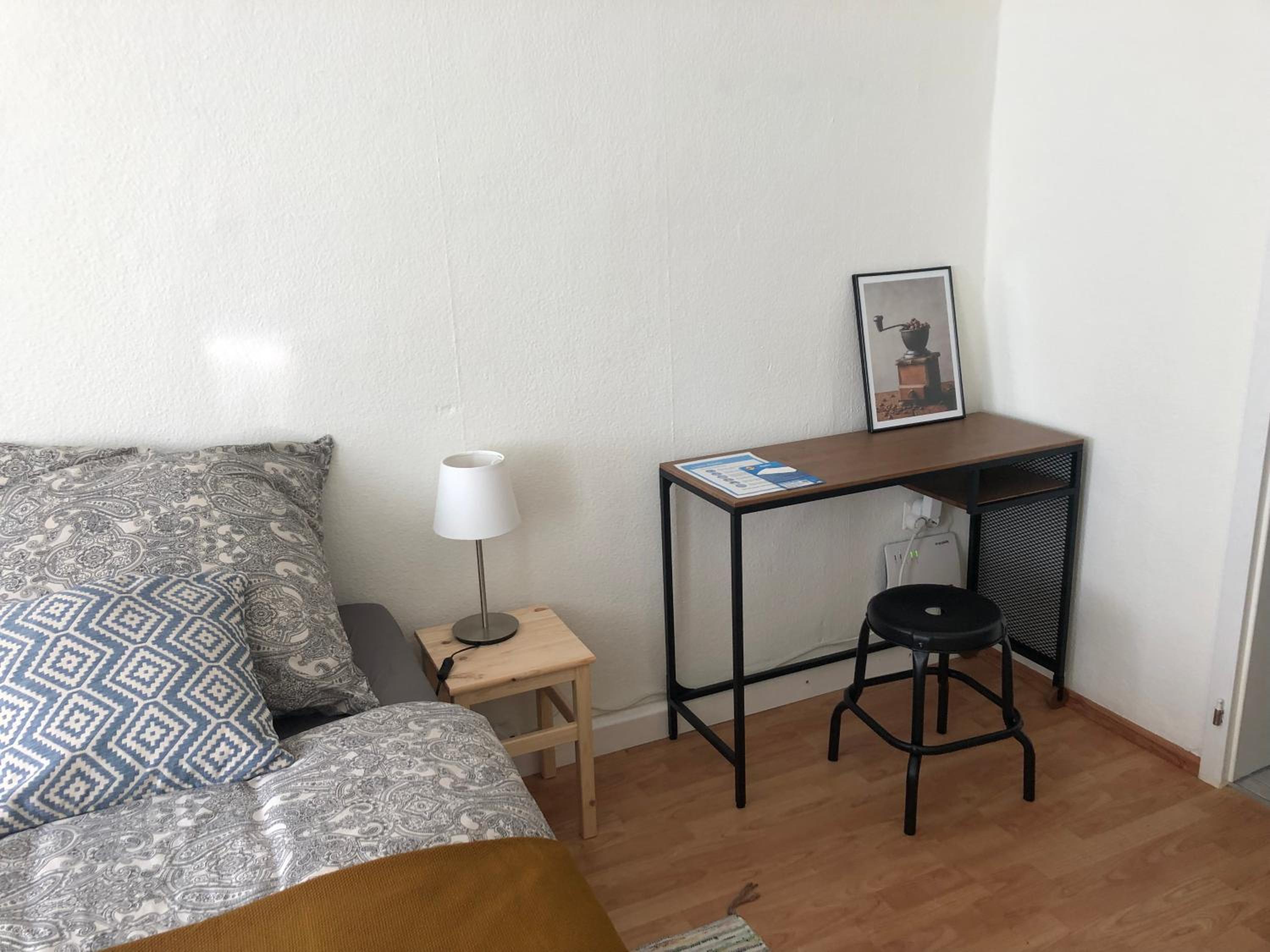 One-Bedroom Apartment - Photo 2