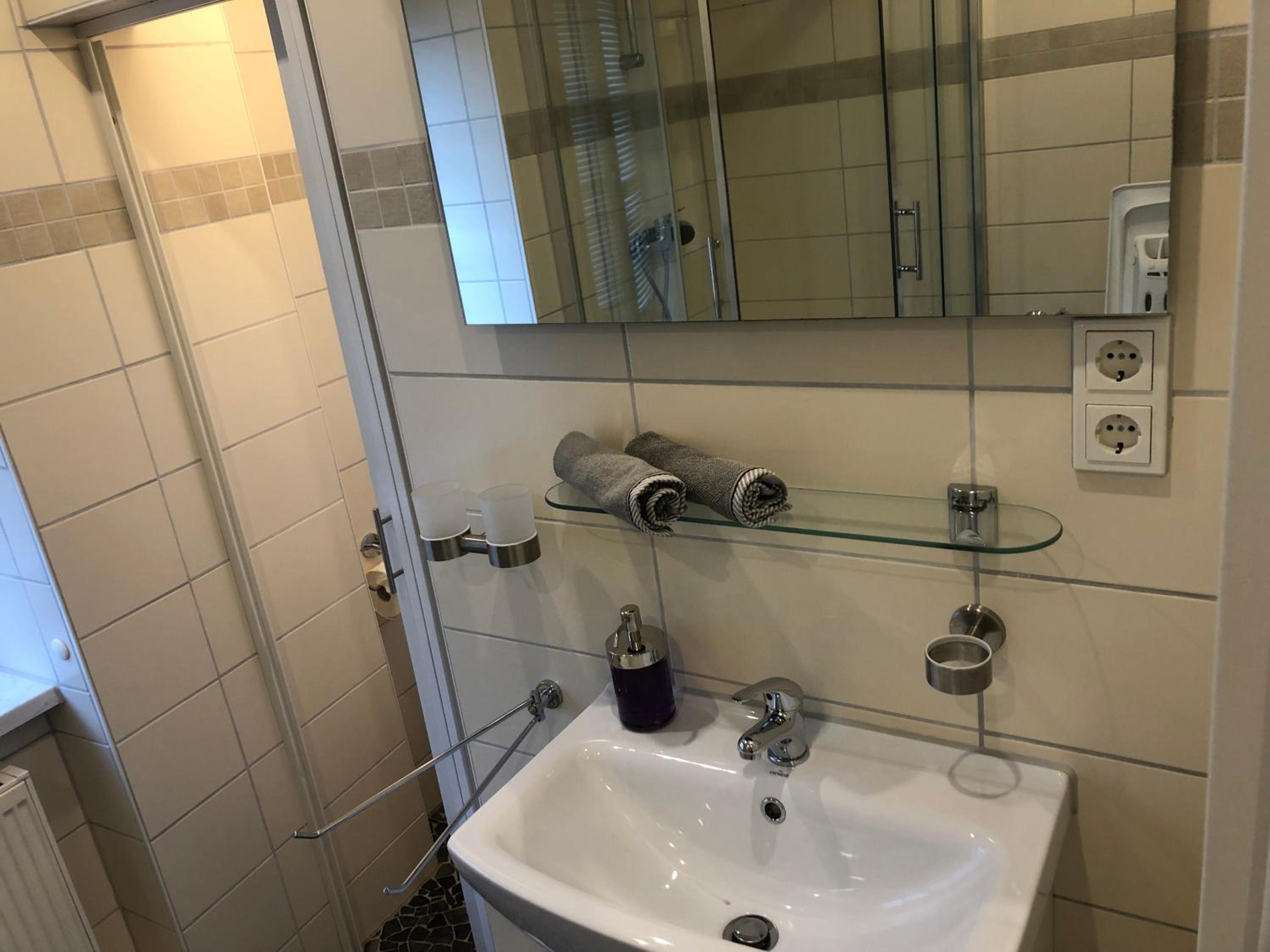 One-Bedroom Apartment - Photo 15