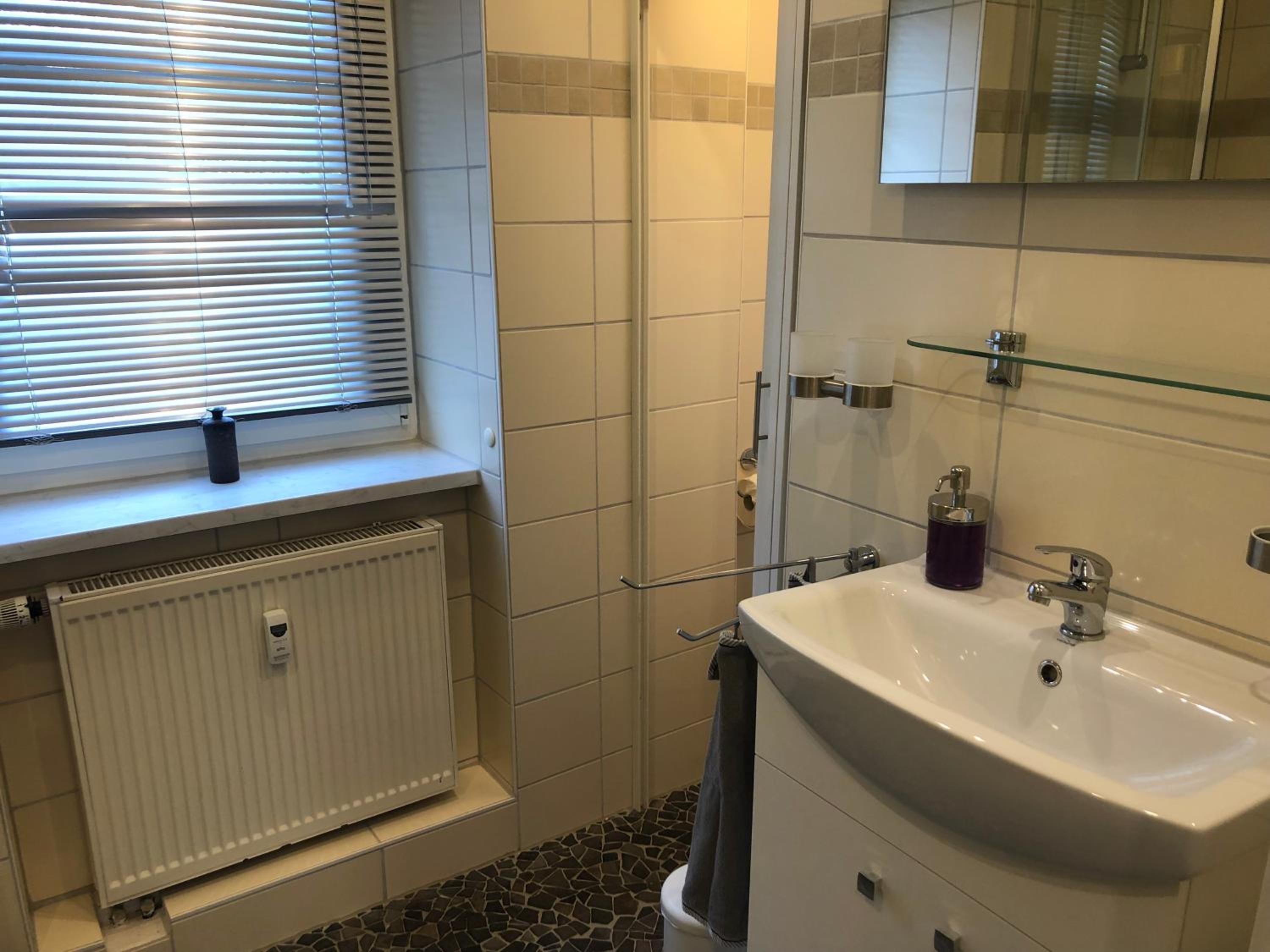One-Bedroom Apartment - Photo 17
