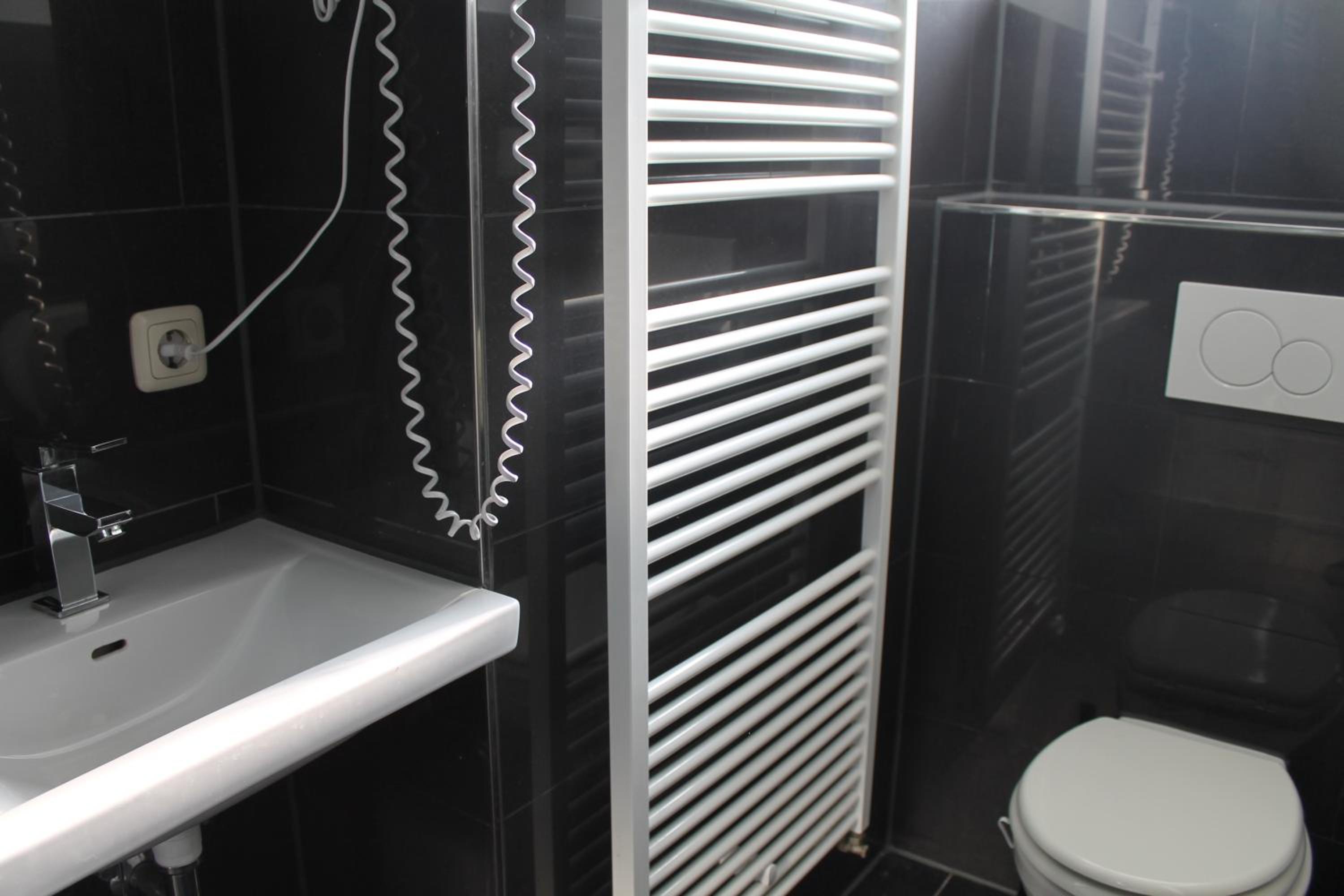 Twin Room with Shared Bathroom photo 3