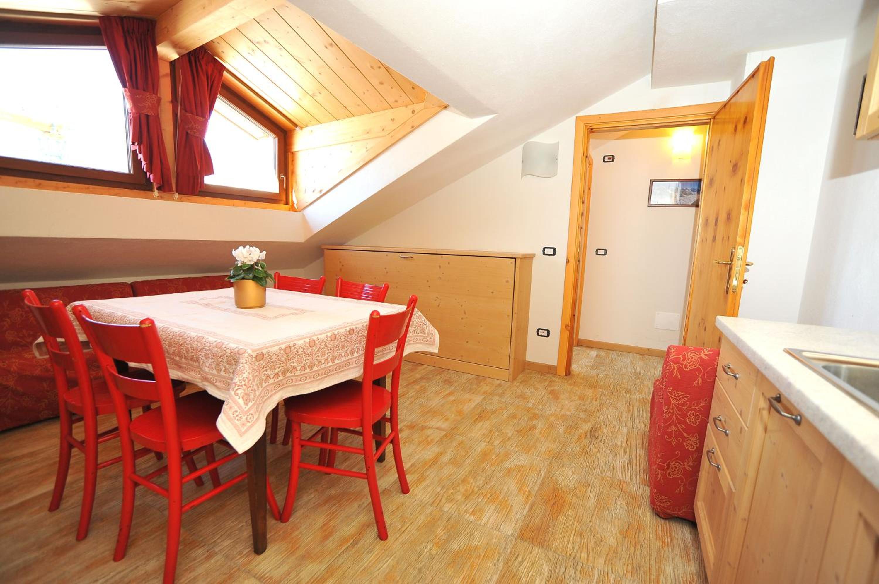 Two-Bedroom Apartment (6 Adults) photo 2