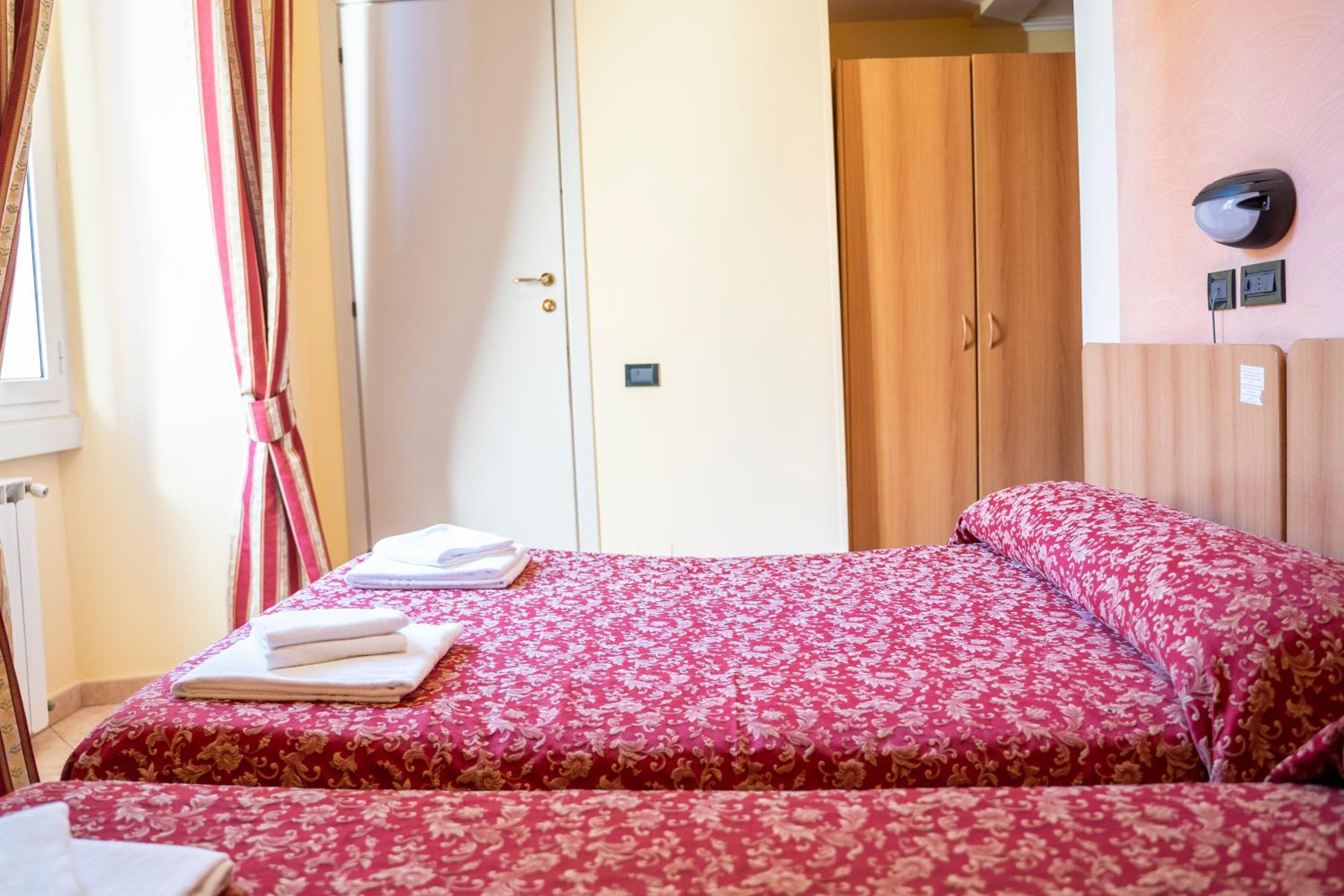 Standard Quadruple Room photo 1