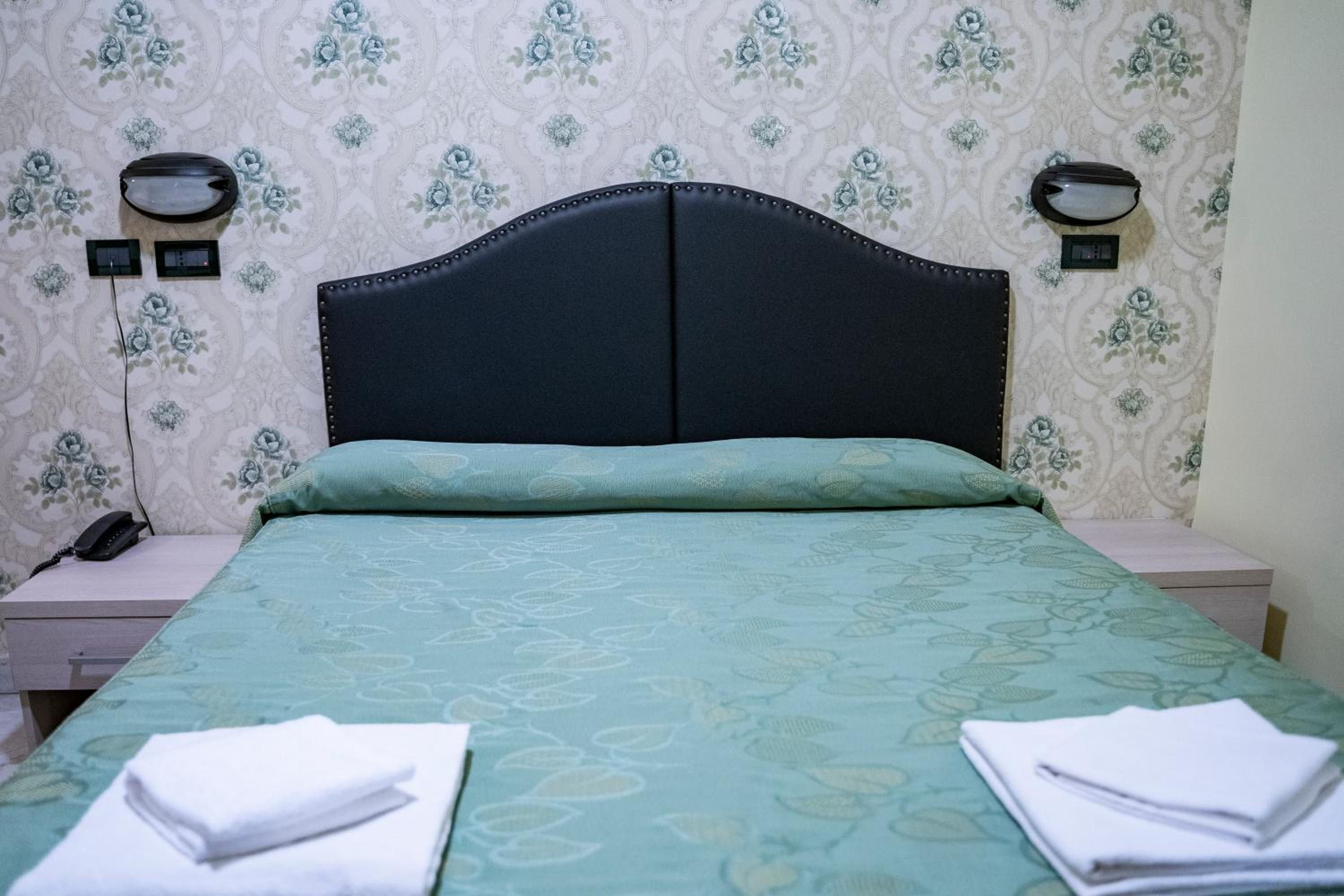 Double or Twin Room photo 3