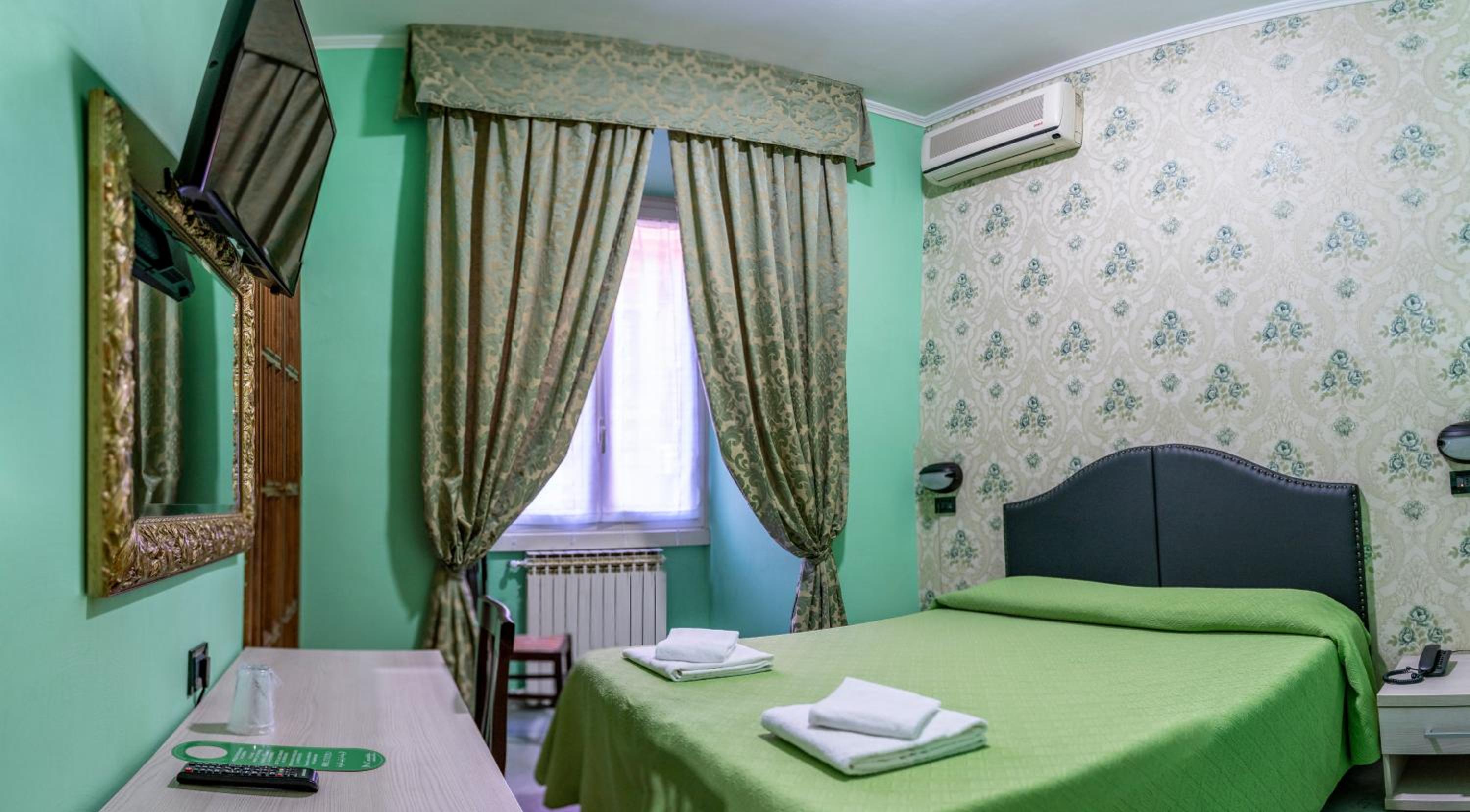 Double or Twin Room photo 2