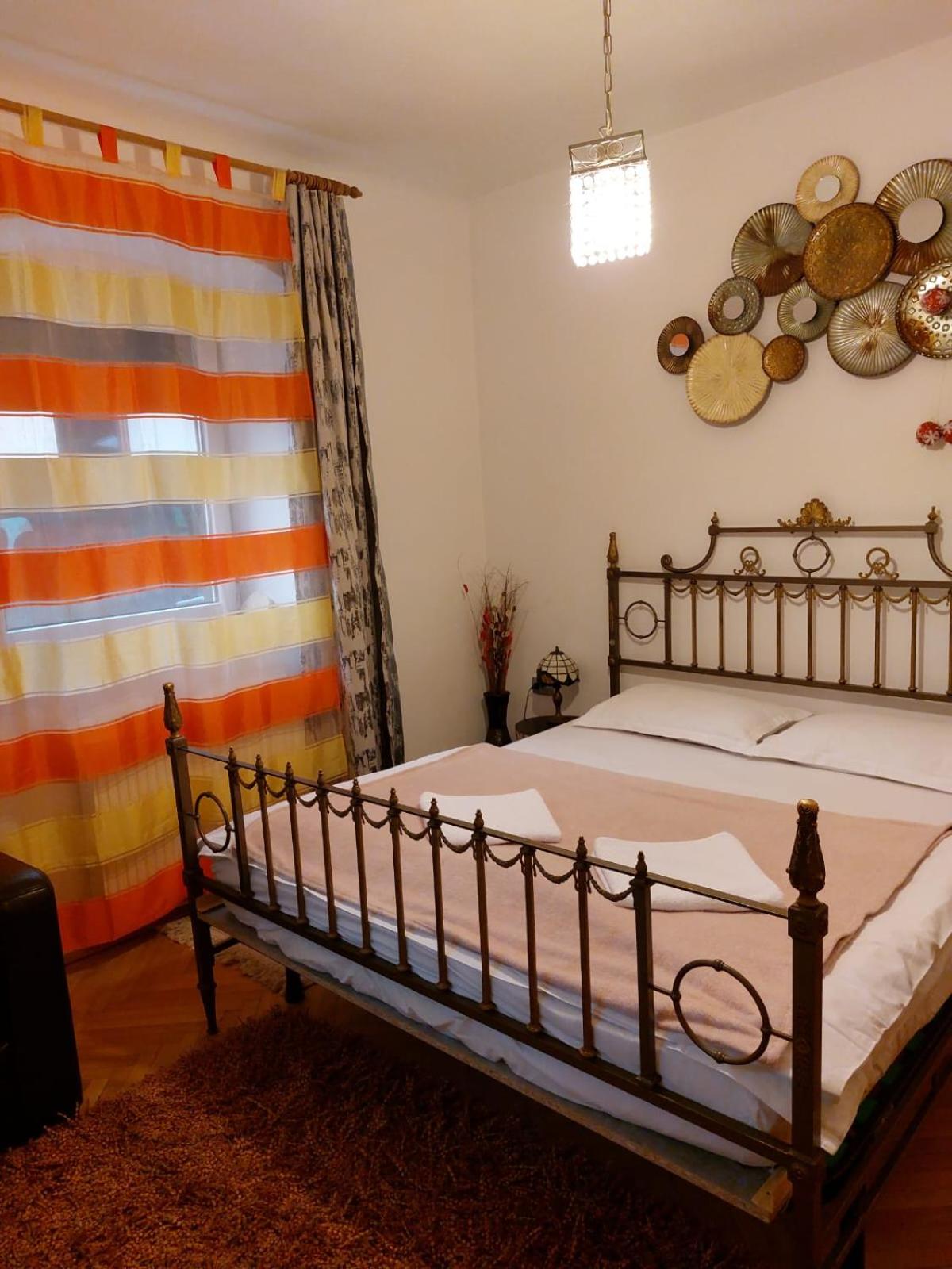 Two-Bedroom Apartment - Photo 21