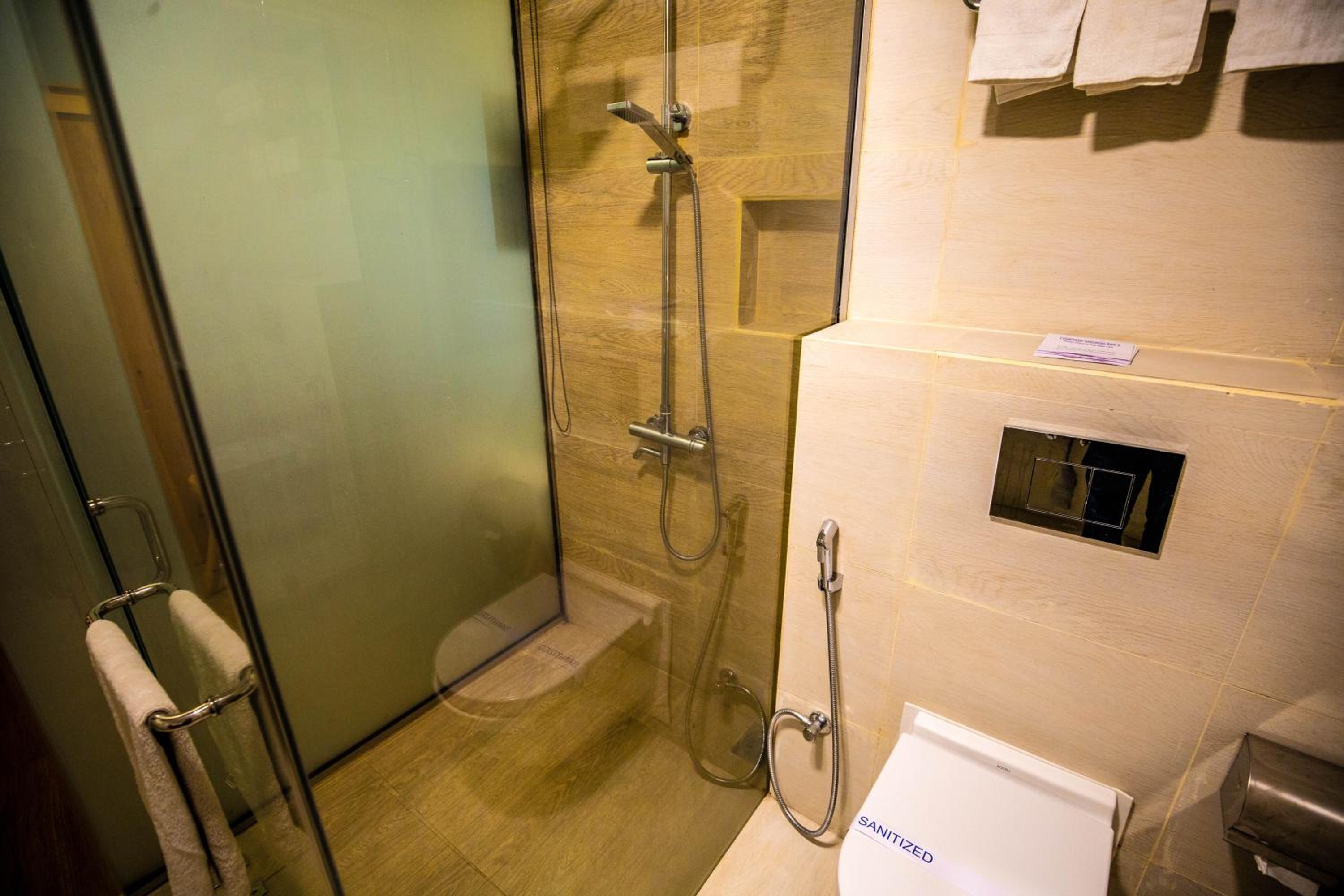 Deluxe Double Room - Photo 8
