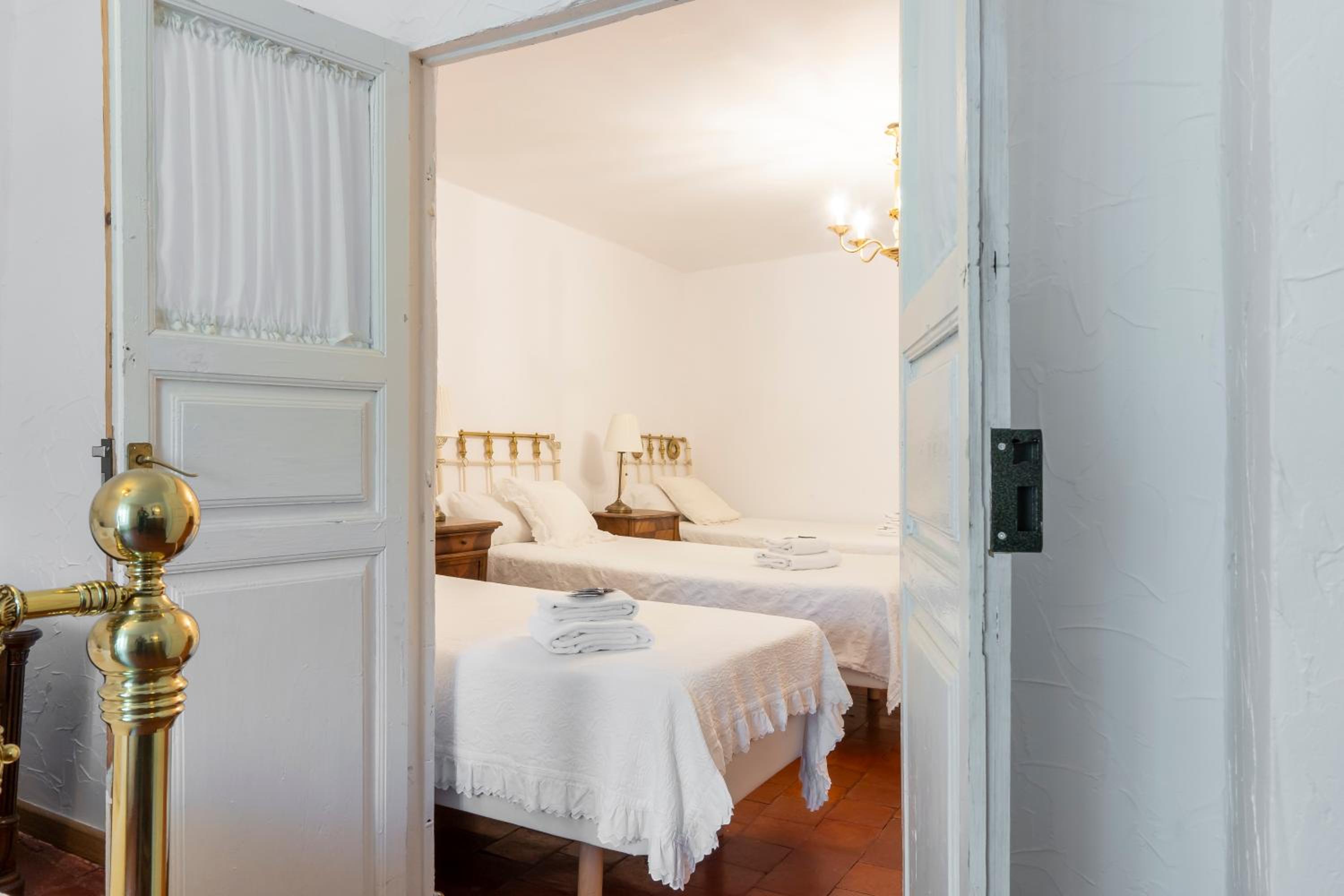 Habitación familiar con baño compartido