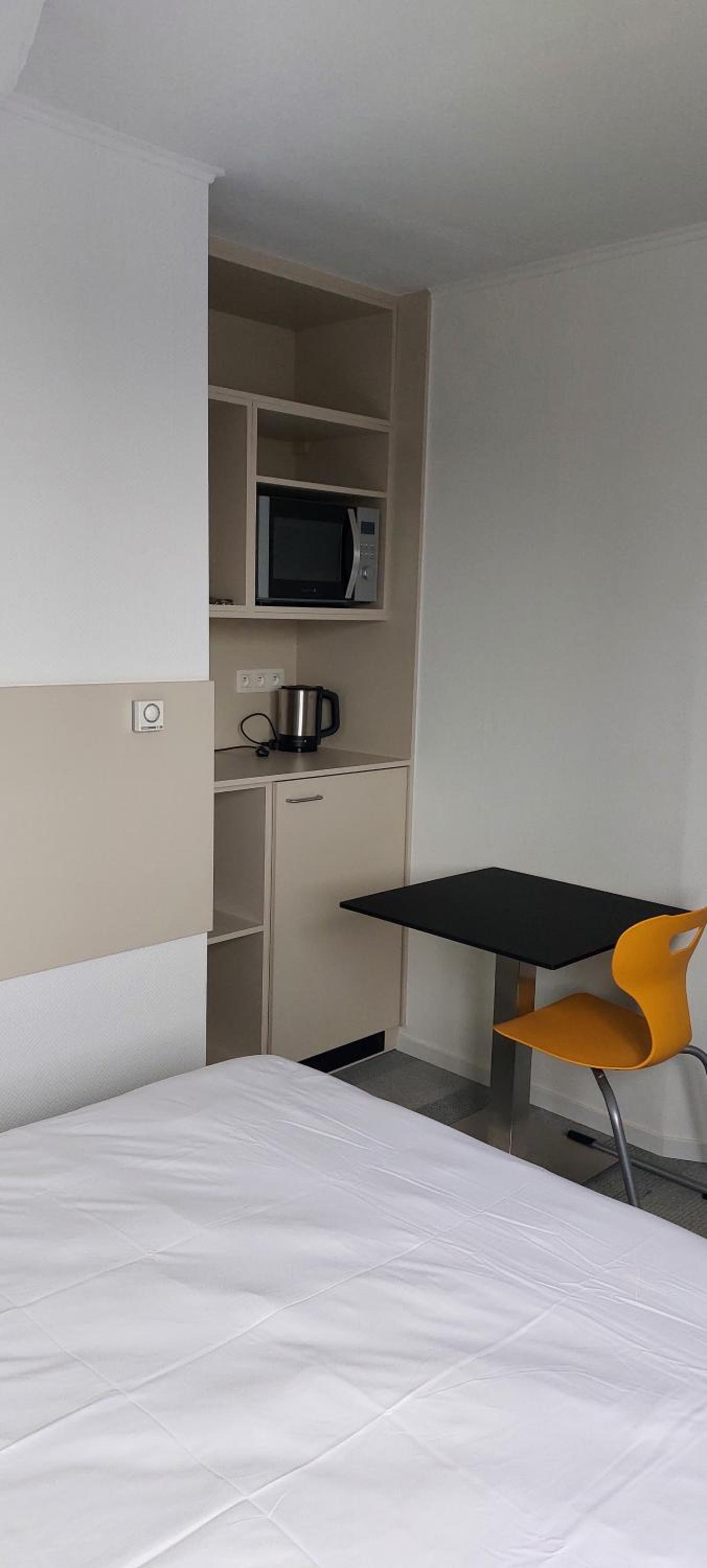 Double Room with Private Bathroom - Photo 4