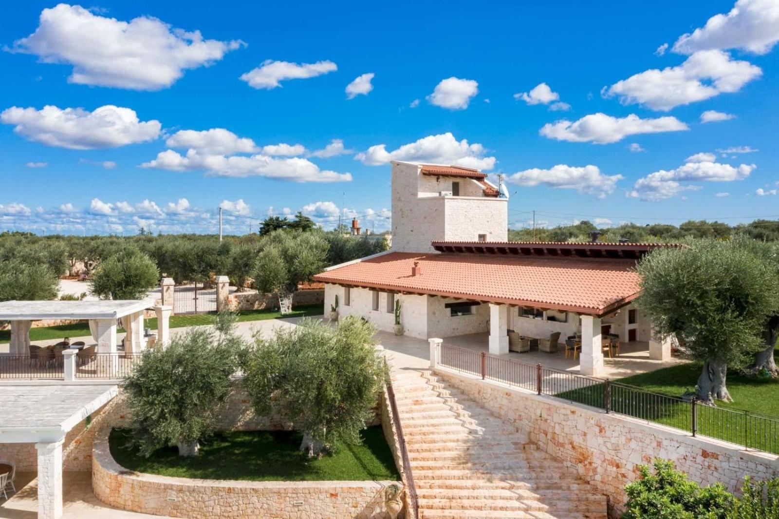 Three-Bedroom Villa photo 2
