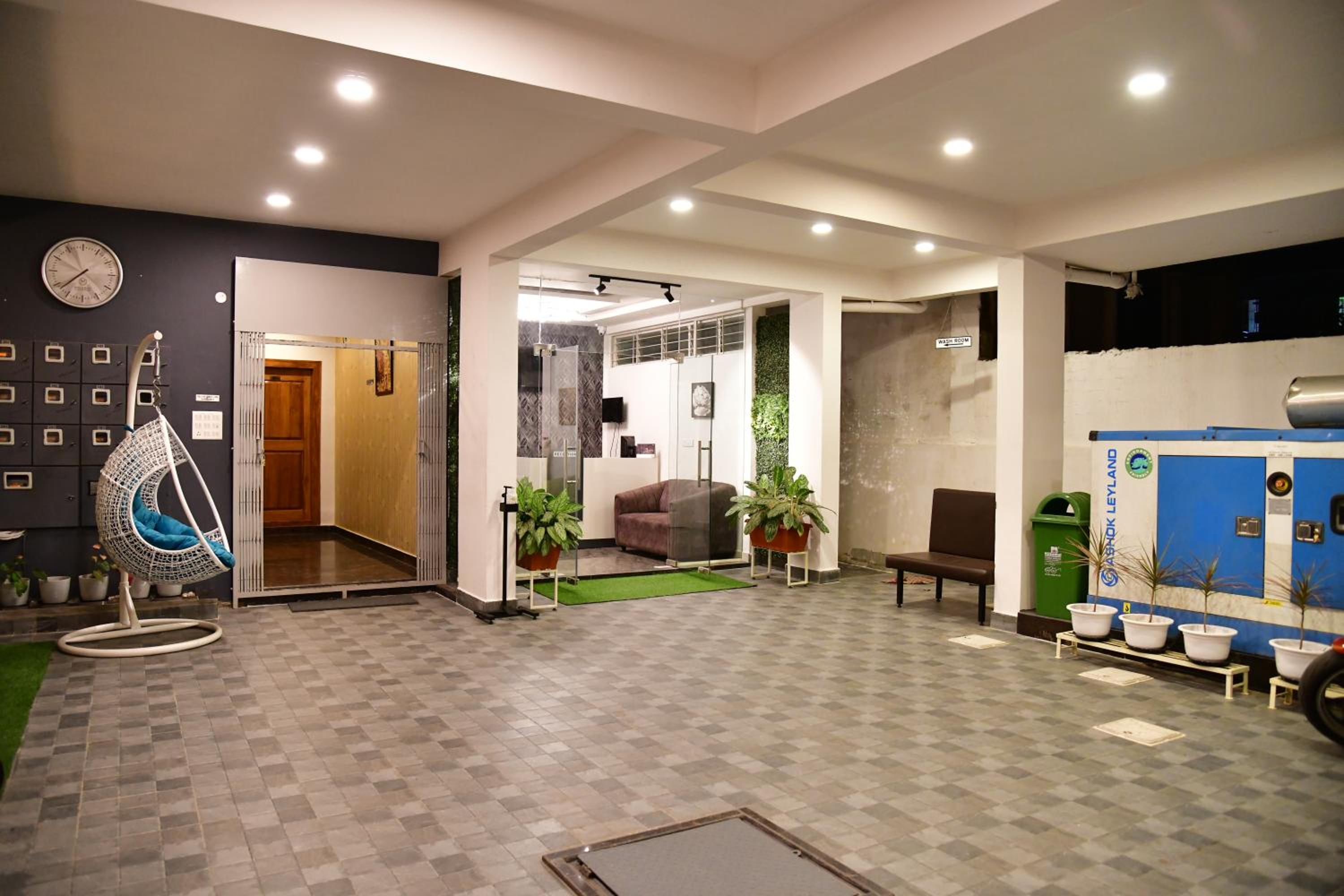 One-Bedroom Apartment - Photo 33