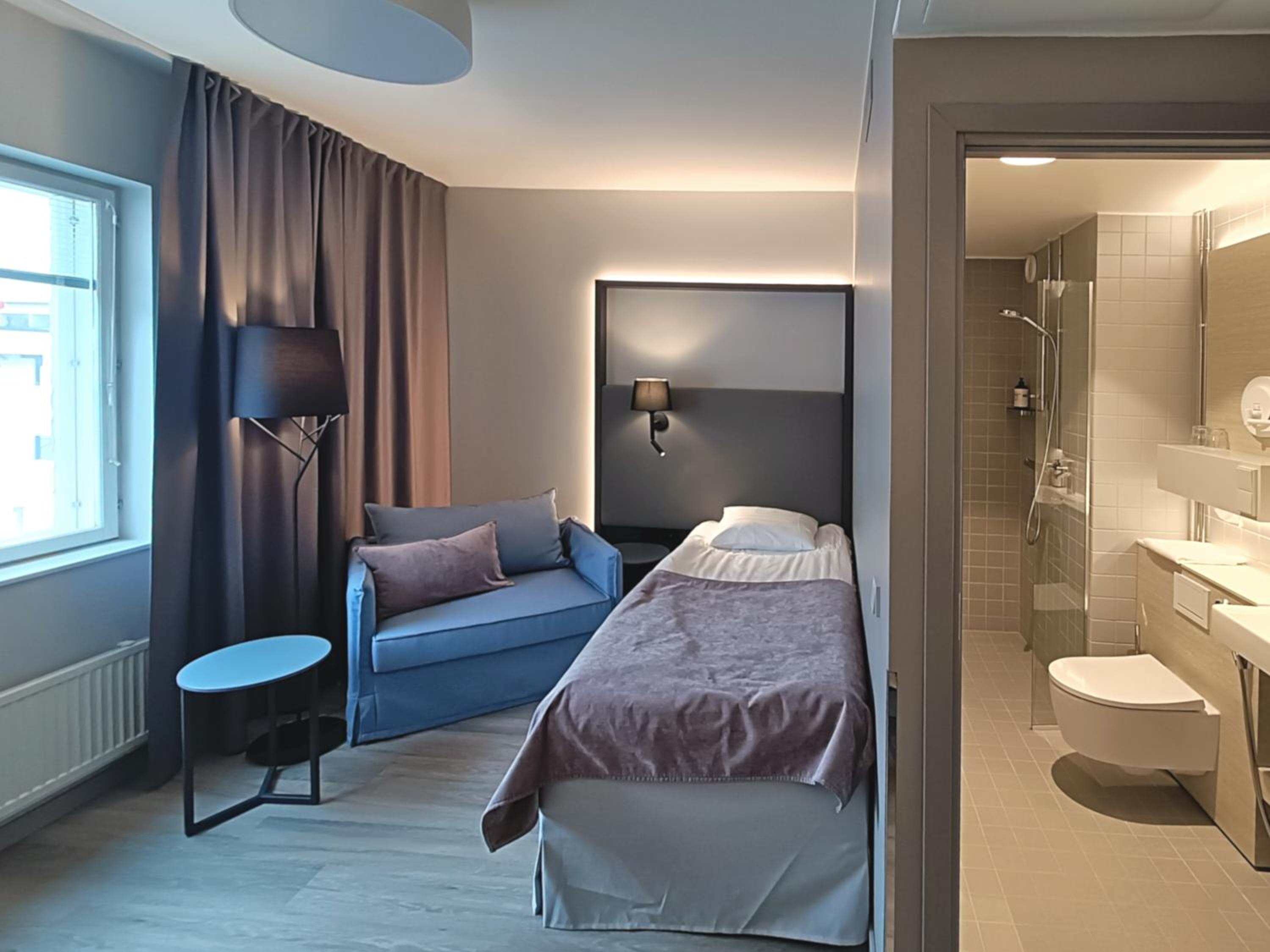 Single Room with Bathroom photo 3